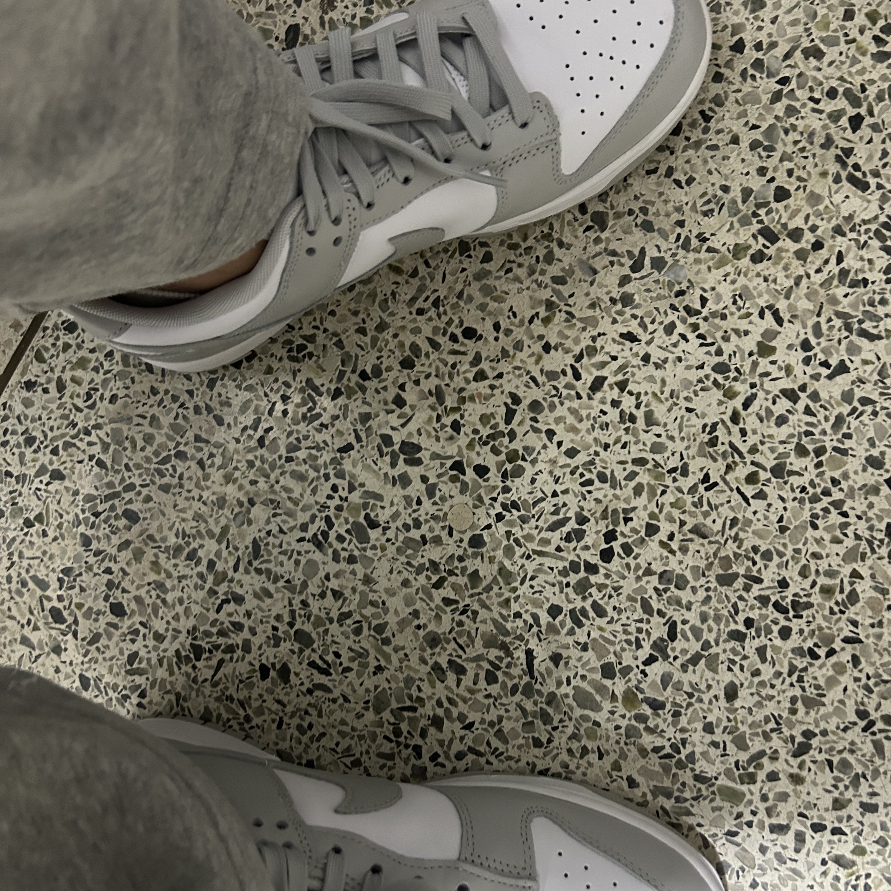 Nike Dunk Low Retro Grey Fog 착용 스타일