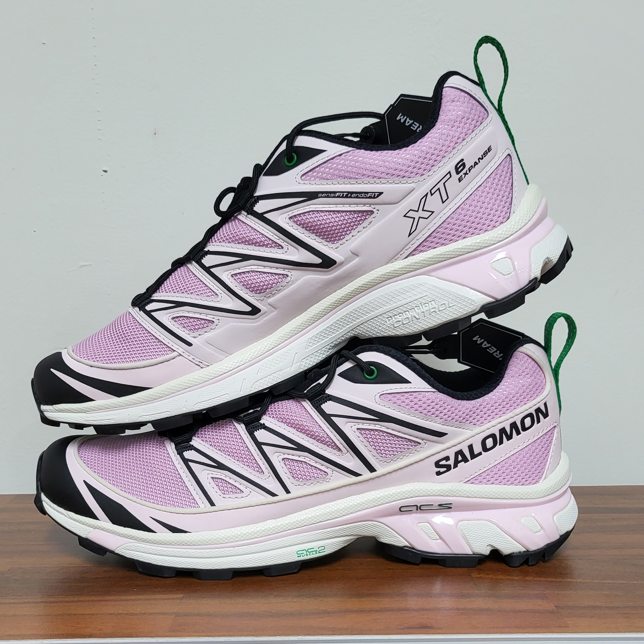 Salomon x Sandy Liang XT-6 Expanse Cradle Pink 착용 스타일 - 1