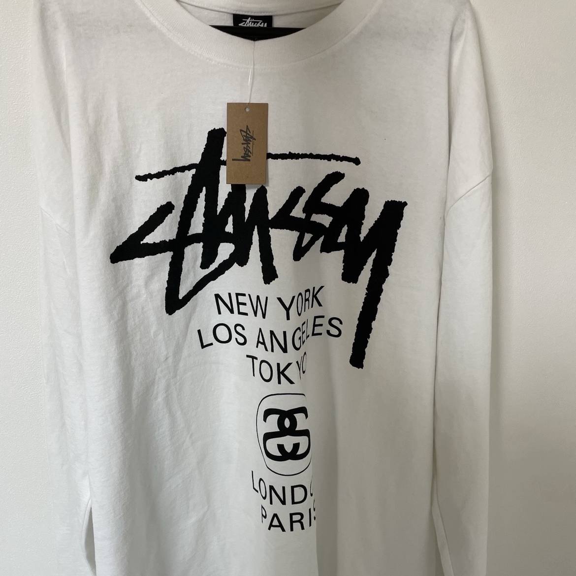 Stussy World Tour LS T-Shirt White 착용 스타일