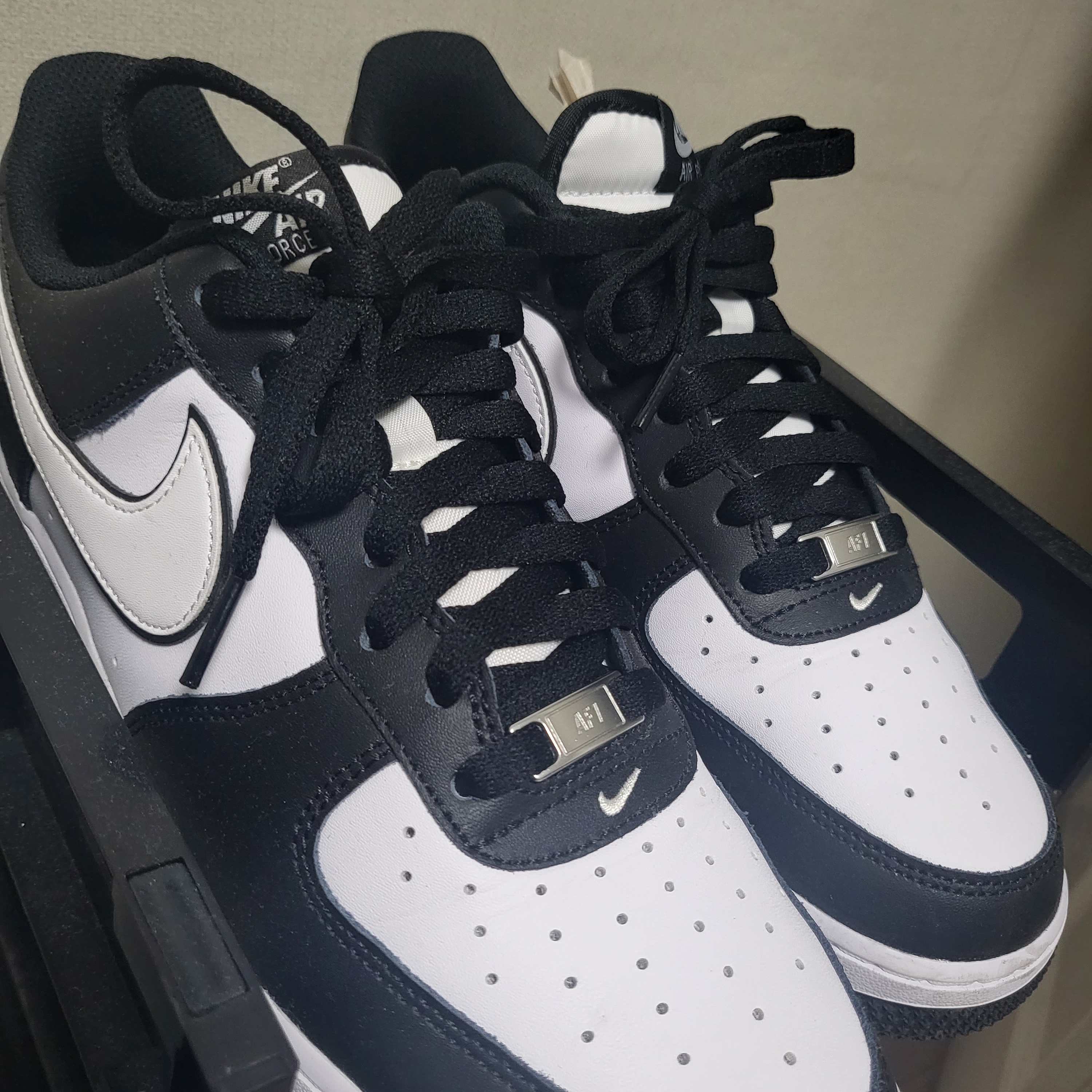 Nike Air Force 1 '07 Black White 착용 스타일