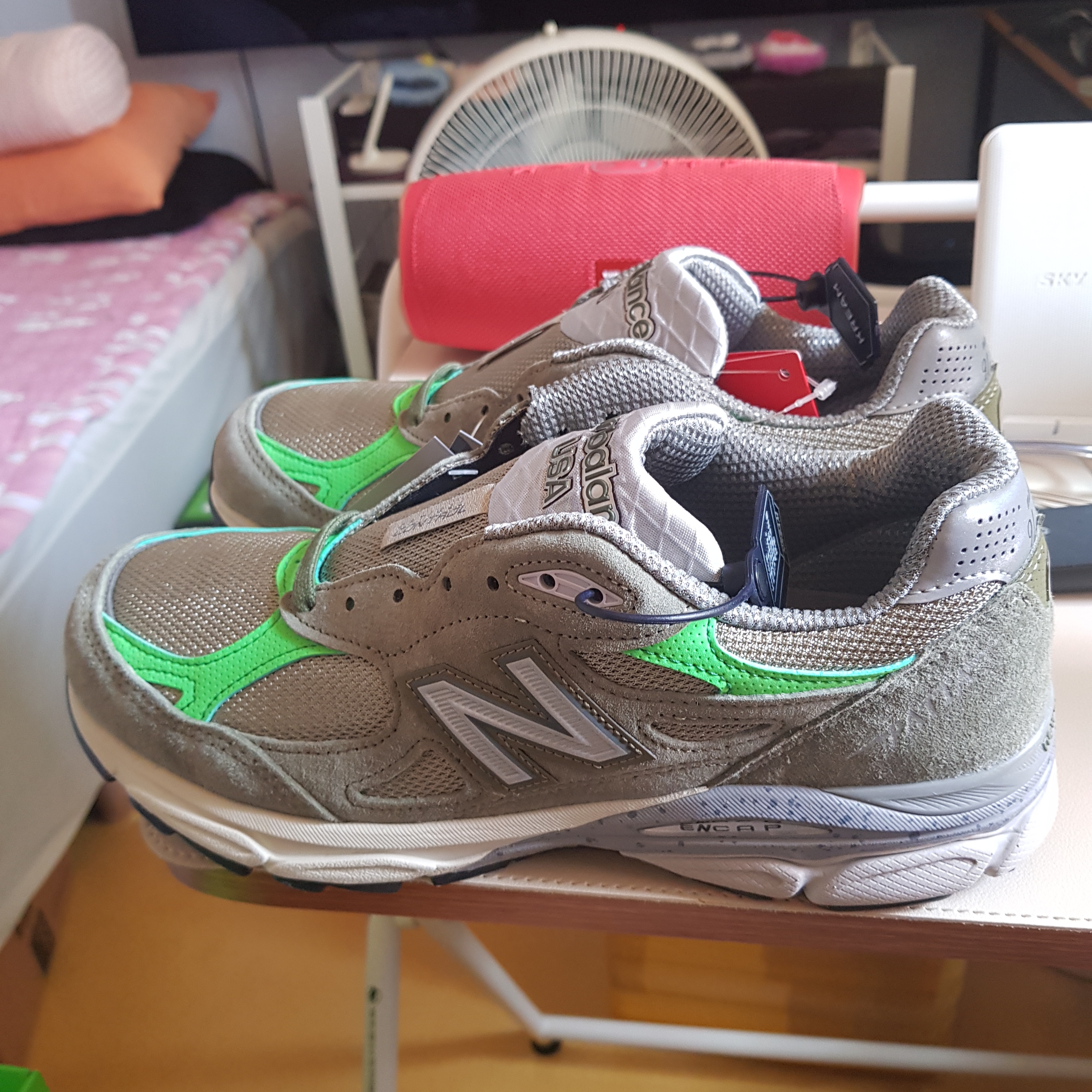 New Balance x Patta 990v3 Made in USA Olive 착용 스타일 - 1