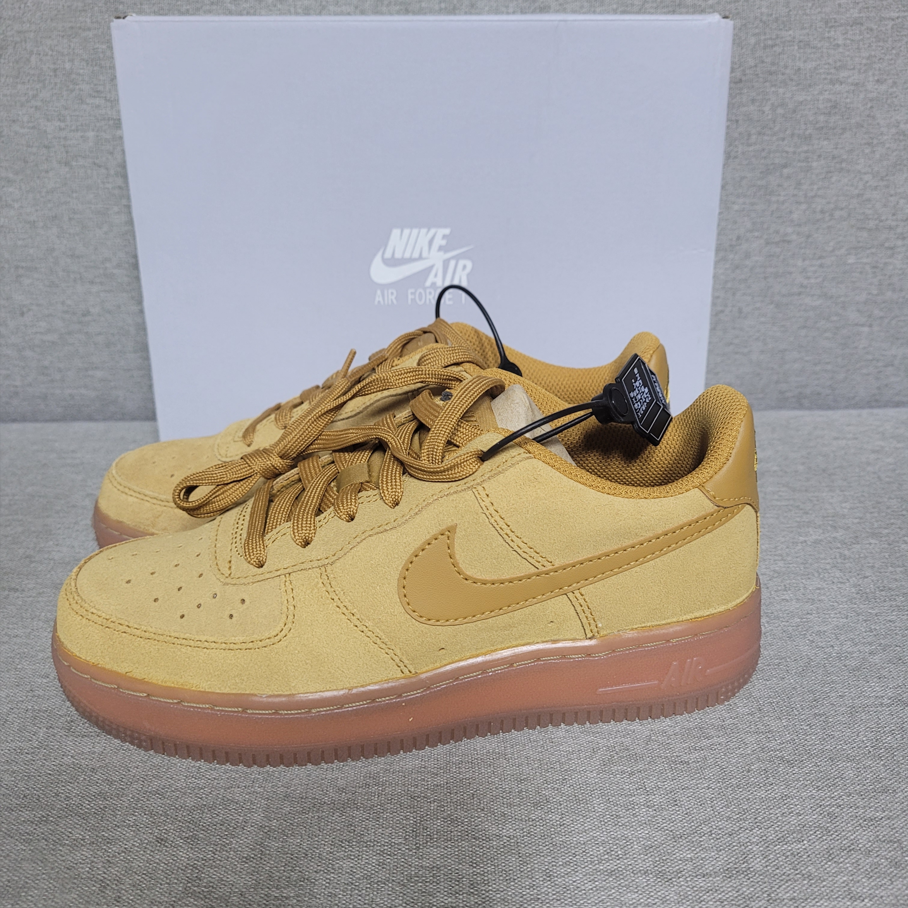 (GS) Nike Air Force 1 LV8 3 Wheat 착용 스타일
