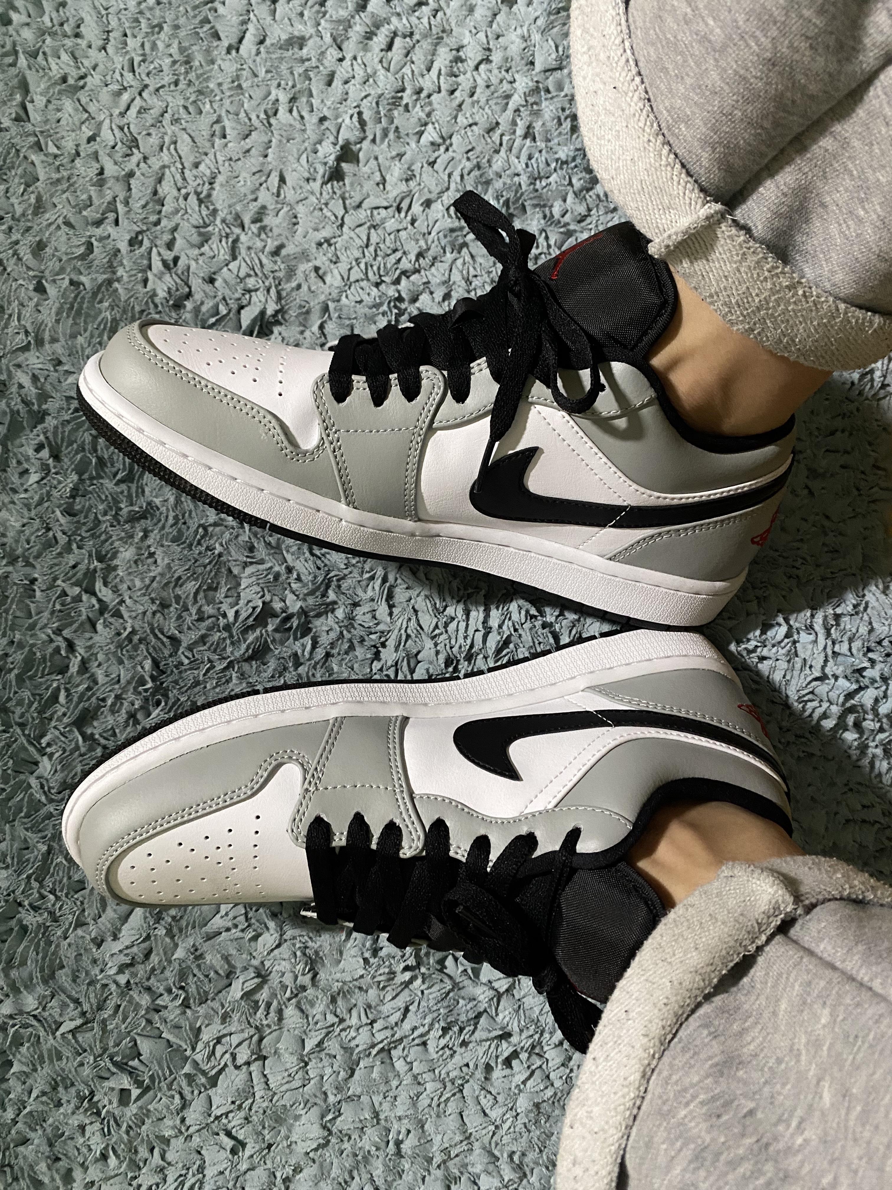 Jordan 1 Low Light Smoke Grey 착용 스타일 - 1