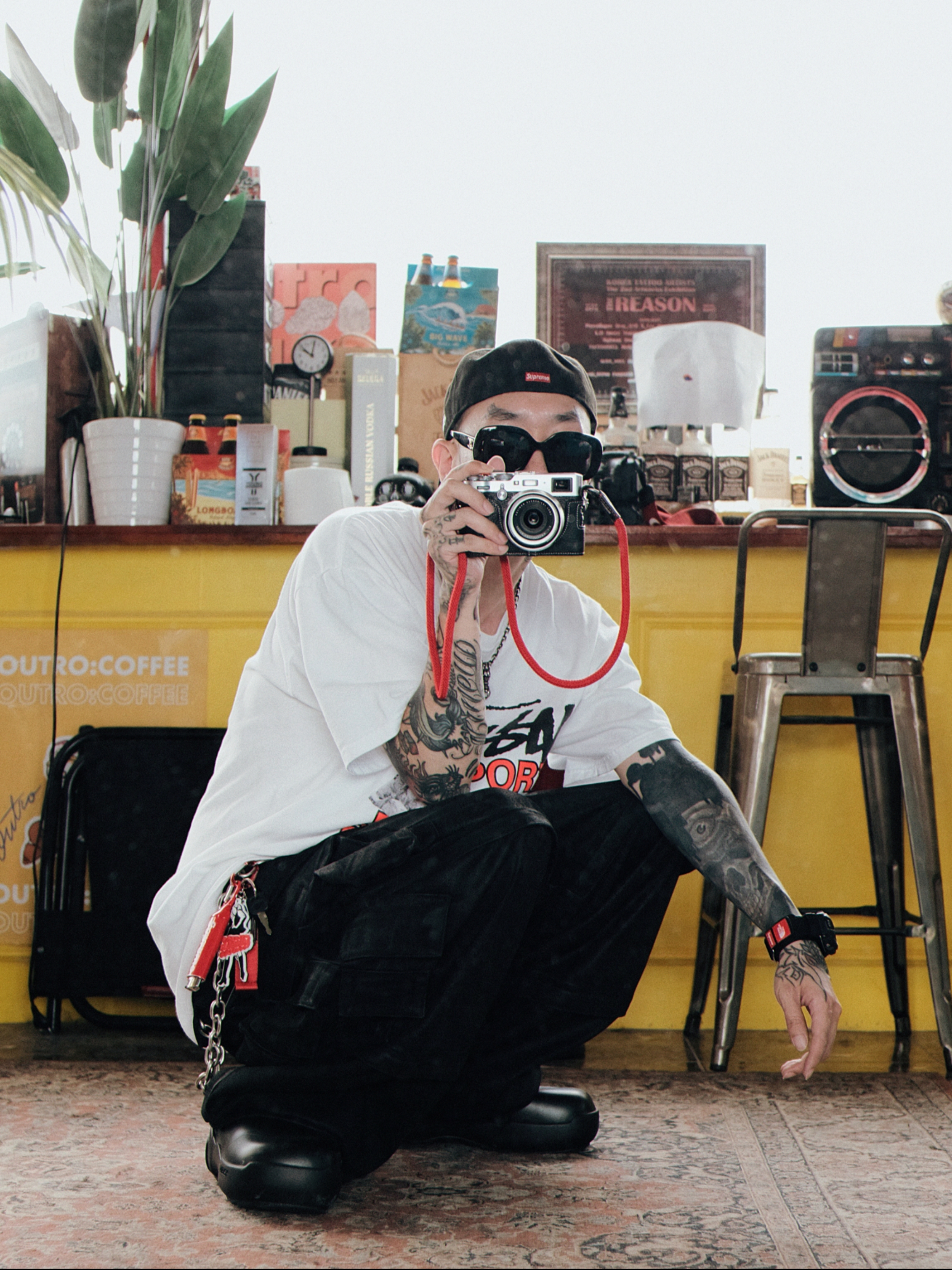 Stussy x Off-White 40 WT T-Shirt, Project G/R Factory Keychain Silver 착용 스타일 - 1
