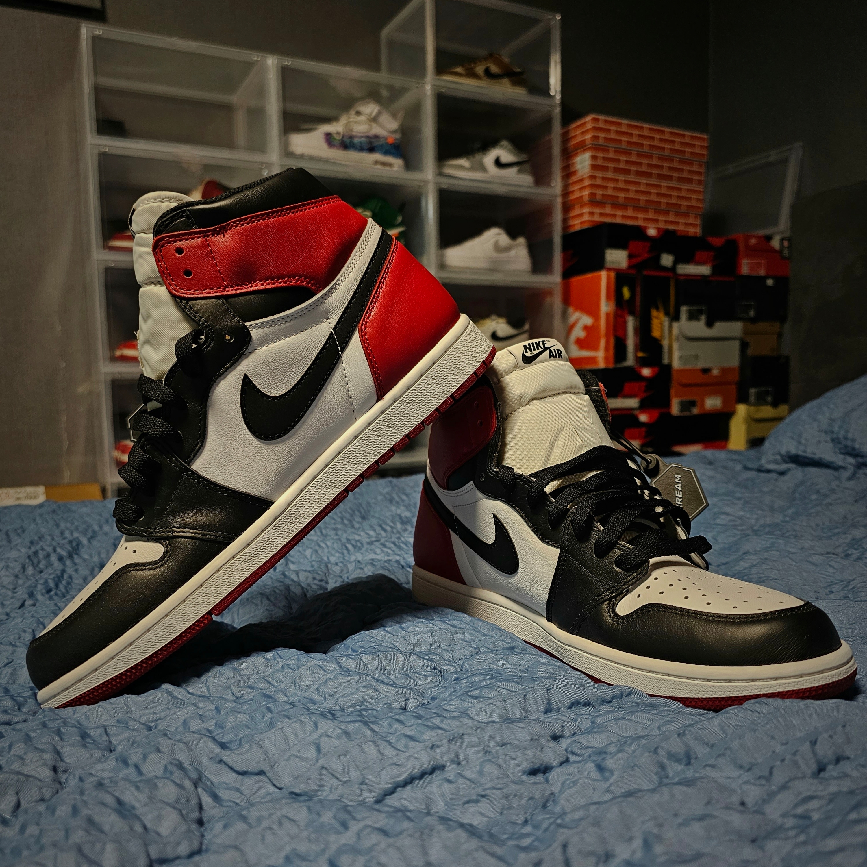Jordan 1 Retro High OG Black Toe 2016, Jordan 1 Retro High OG Chicago 2022 착용 스타일 - 2