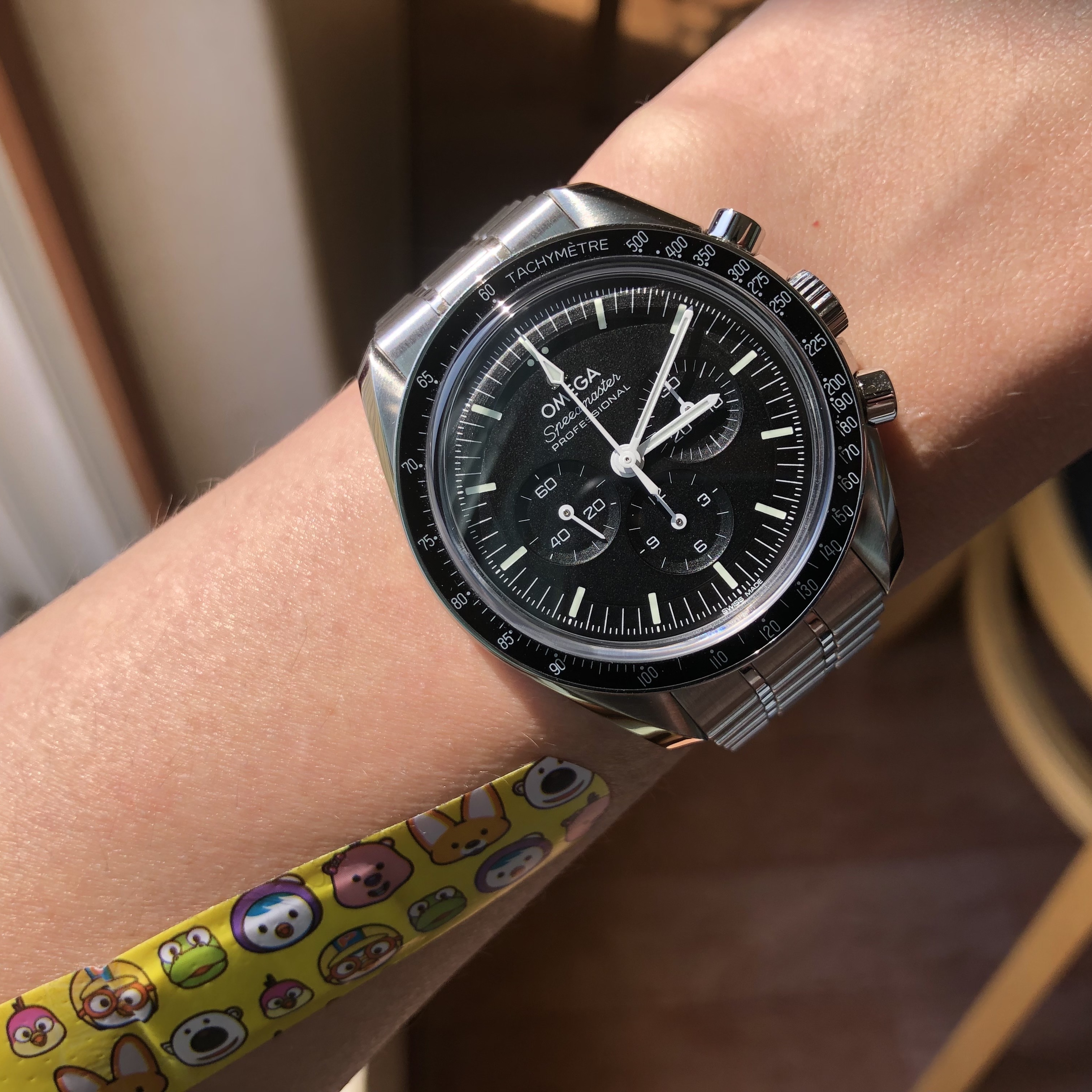 Omega Speedmaster Moonwatch Professional Co Axial Master Chronometer Chronograph Steel Black (Transparent Caseback Ver.) 착용 스타일