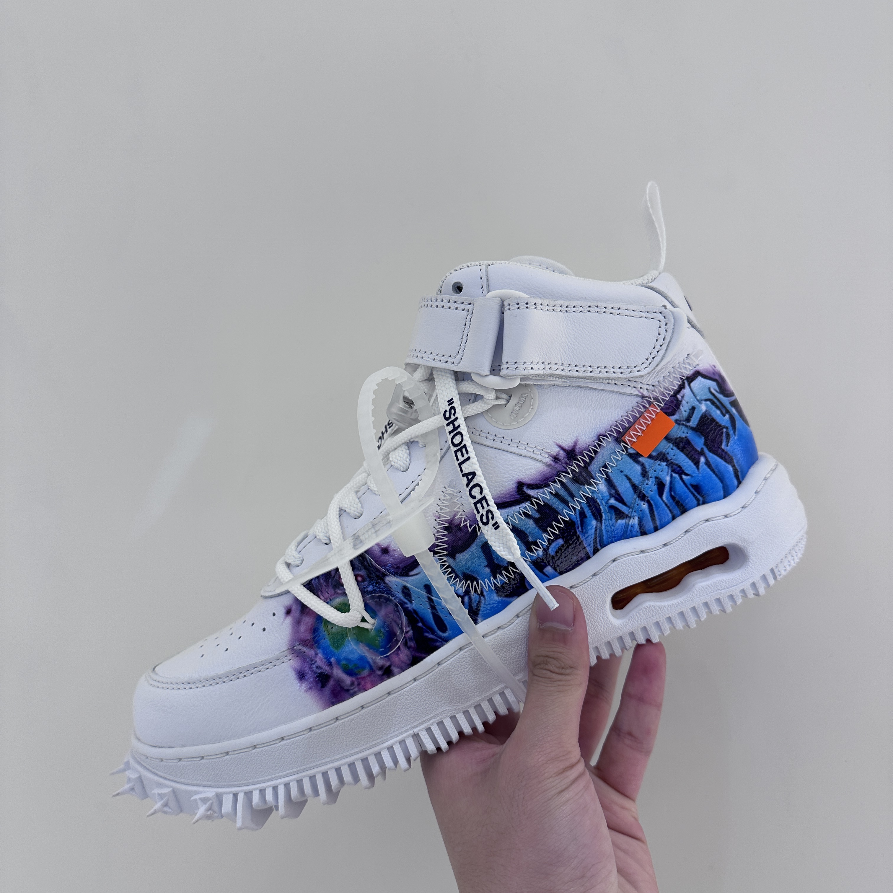 Nike x Off-White Air Force 1 Mid SP Leather Graffiti 착용 스타일 - 1