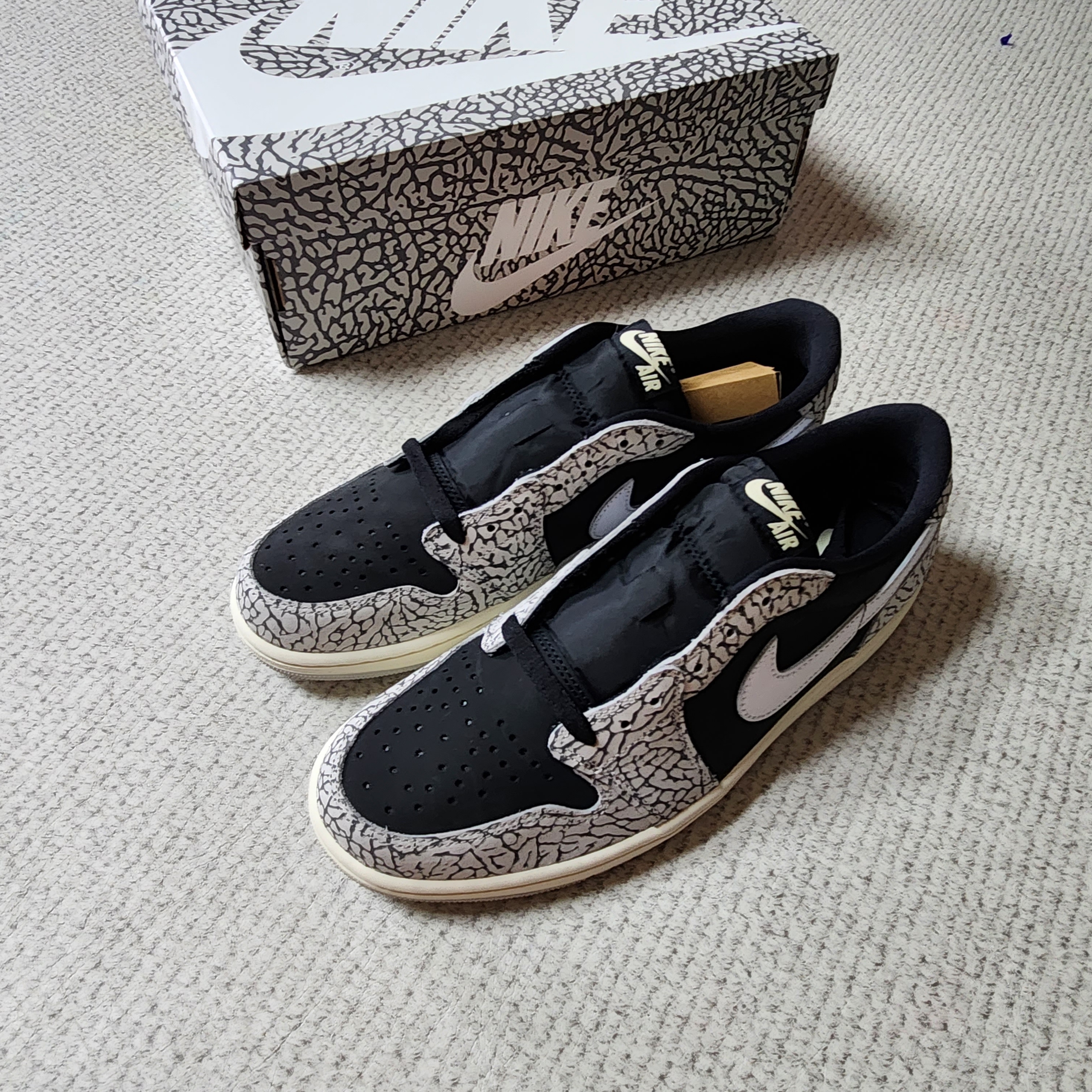 Jordan 1 Retro Low OG Black Cement 착용 스타일