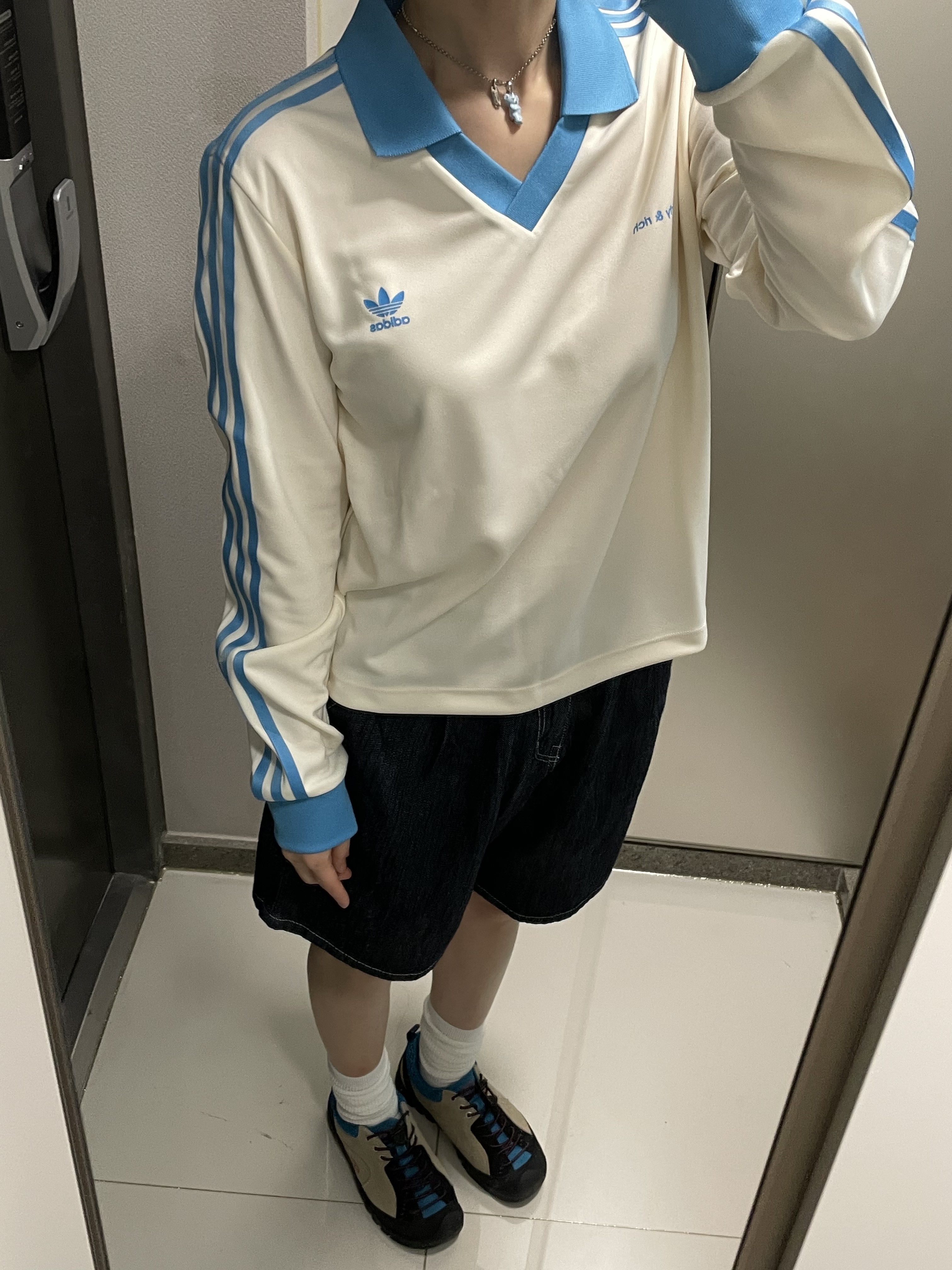 (W) Adidas x Sporty & Rich Long Sleeve Football Jersey Cream White - KR Sizing, (W) Adidas x Sporty & Rich Long Sleeve Football Jersey Cream White - US Sizing 착용 스타일 - 2