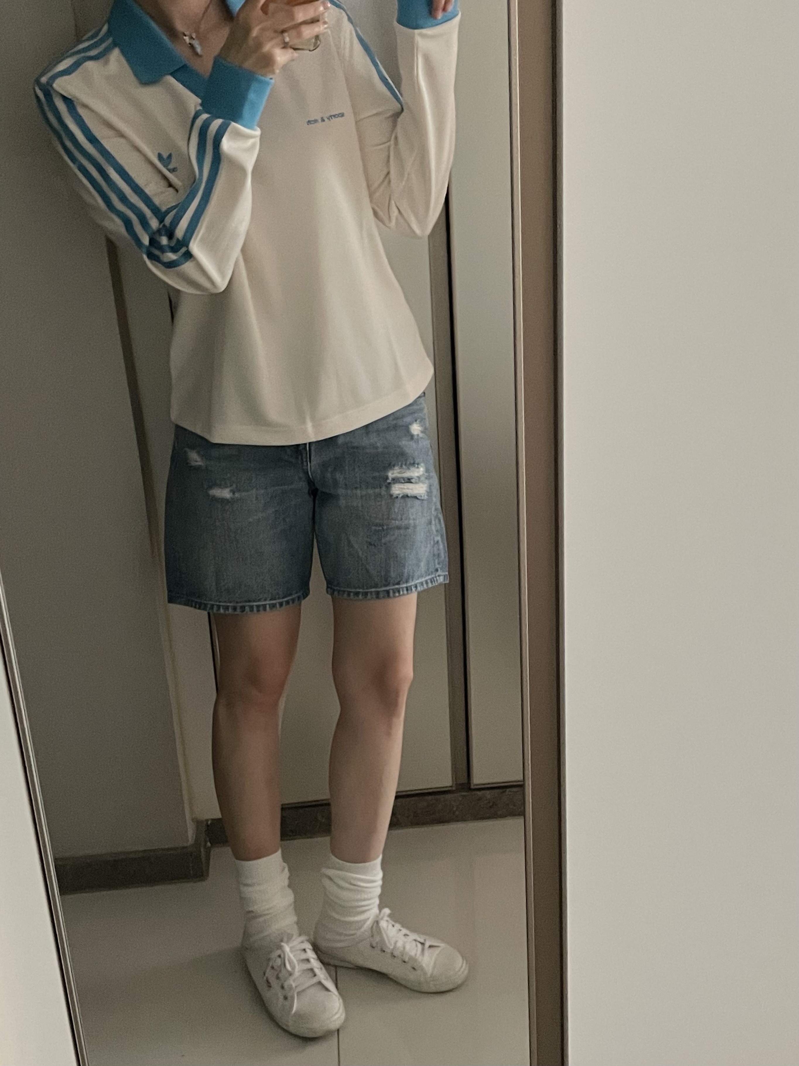 (W) Adidas x Sporty & Rich Long Sleeve Football Jersey Cream White - KR Sizing, (W) Adidas x Sporty & Rich Long Sleeve Football Jersey Cream White - US Sizing 착용 스타일 - 4