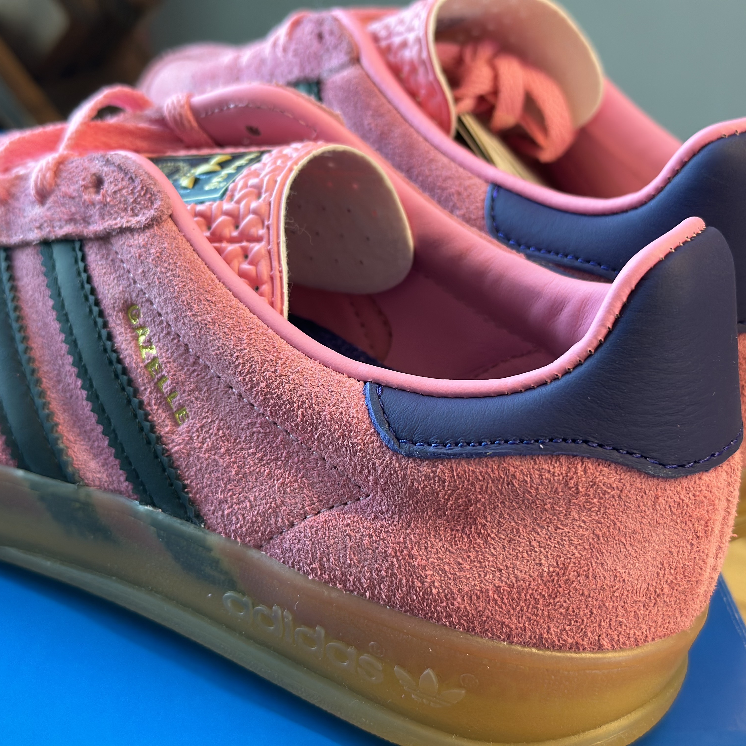 (W) Adidas Gazelle Indoor Bliss Pink 착용 스타일 - 4