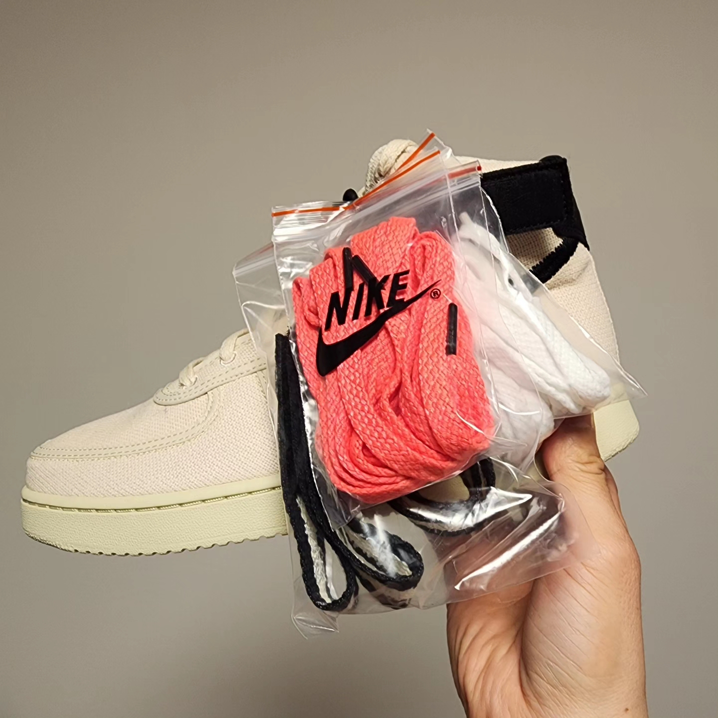 Nike x Stussy Vandal High Fossil 착용 스타일 - 3