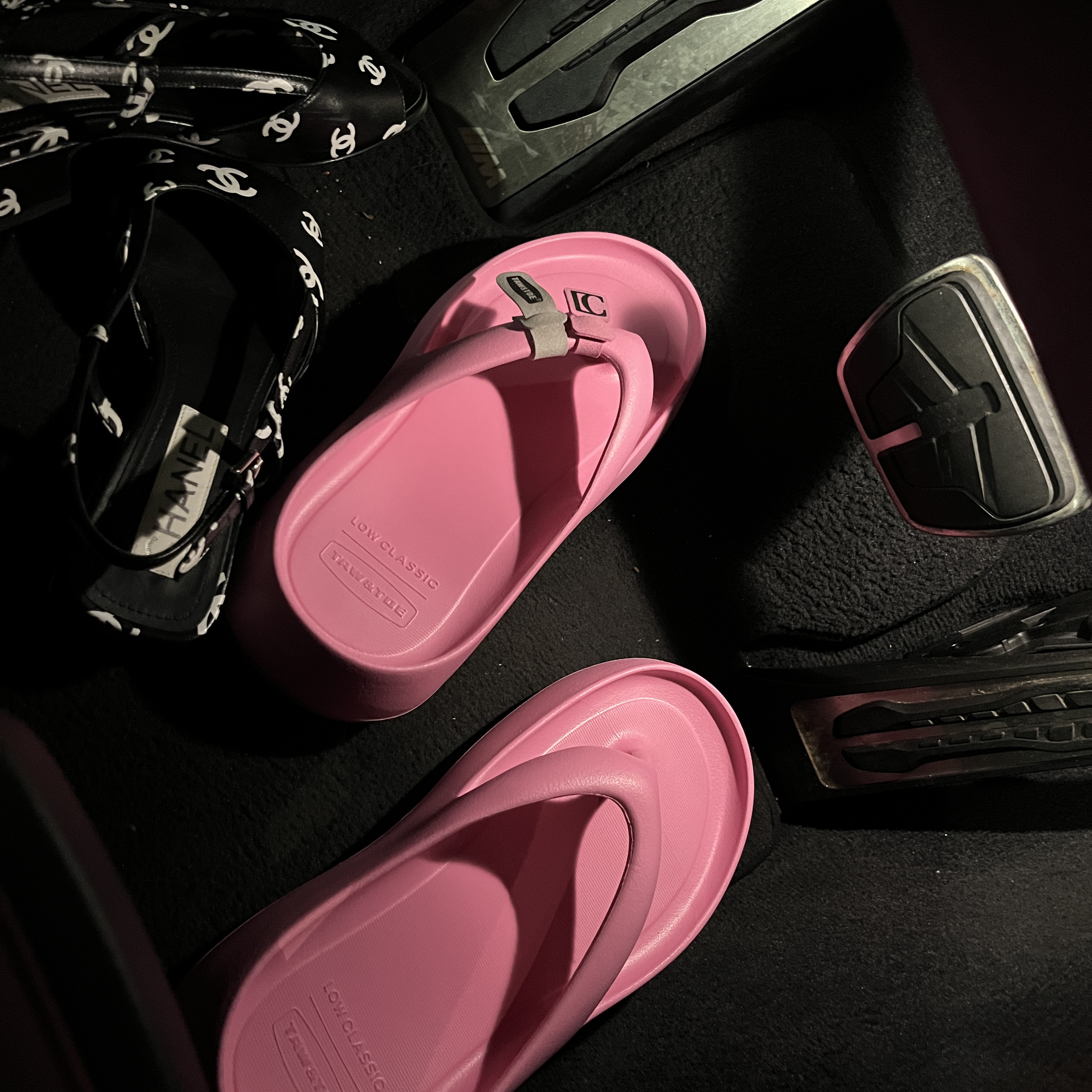 Taw&Toe x Low Classic Platform Flip Flop Pink 착용 스타일