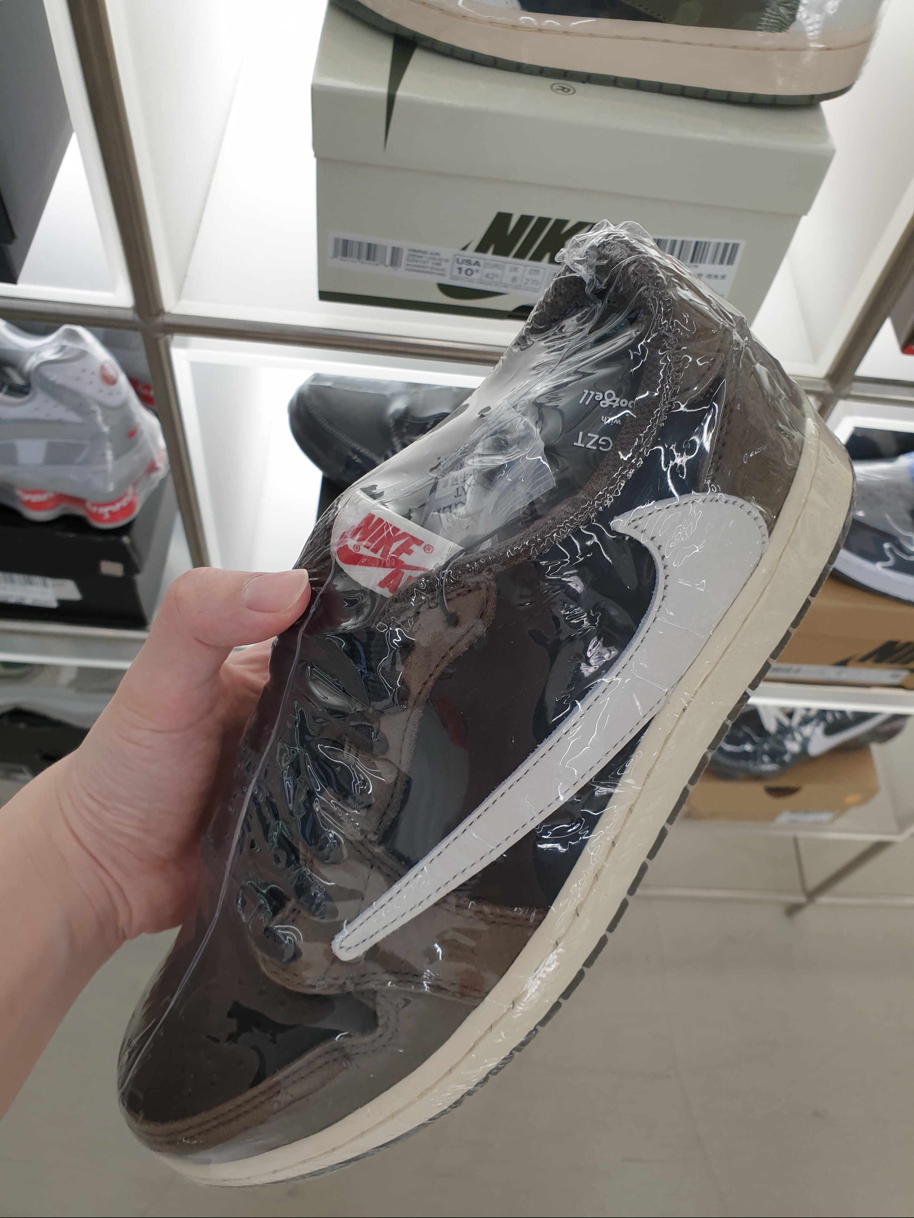 Jordan 1 x Travis Scott Retro Low OG SP Mocha 착용 스타일