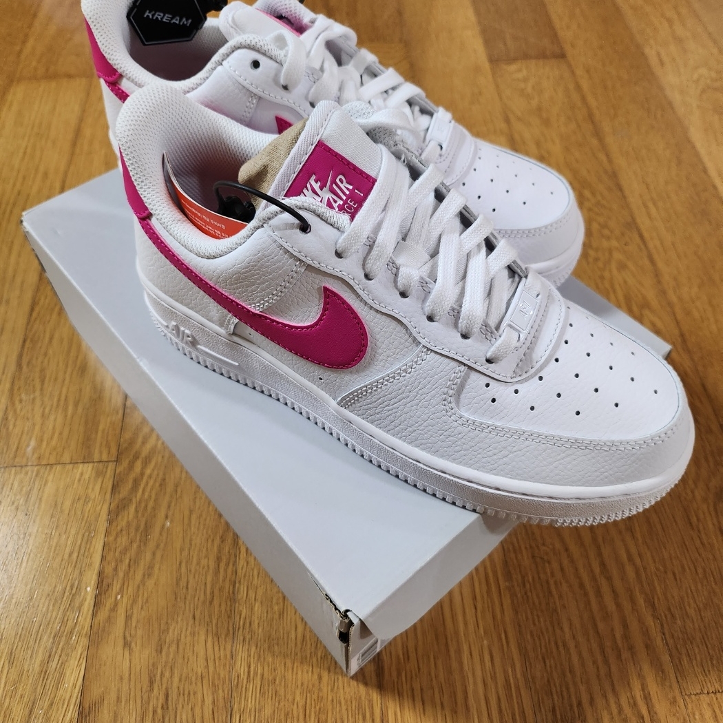 (W) Nike Air Force 1 '07 White Pink Prime 착용 스타일 - 1