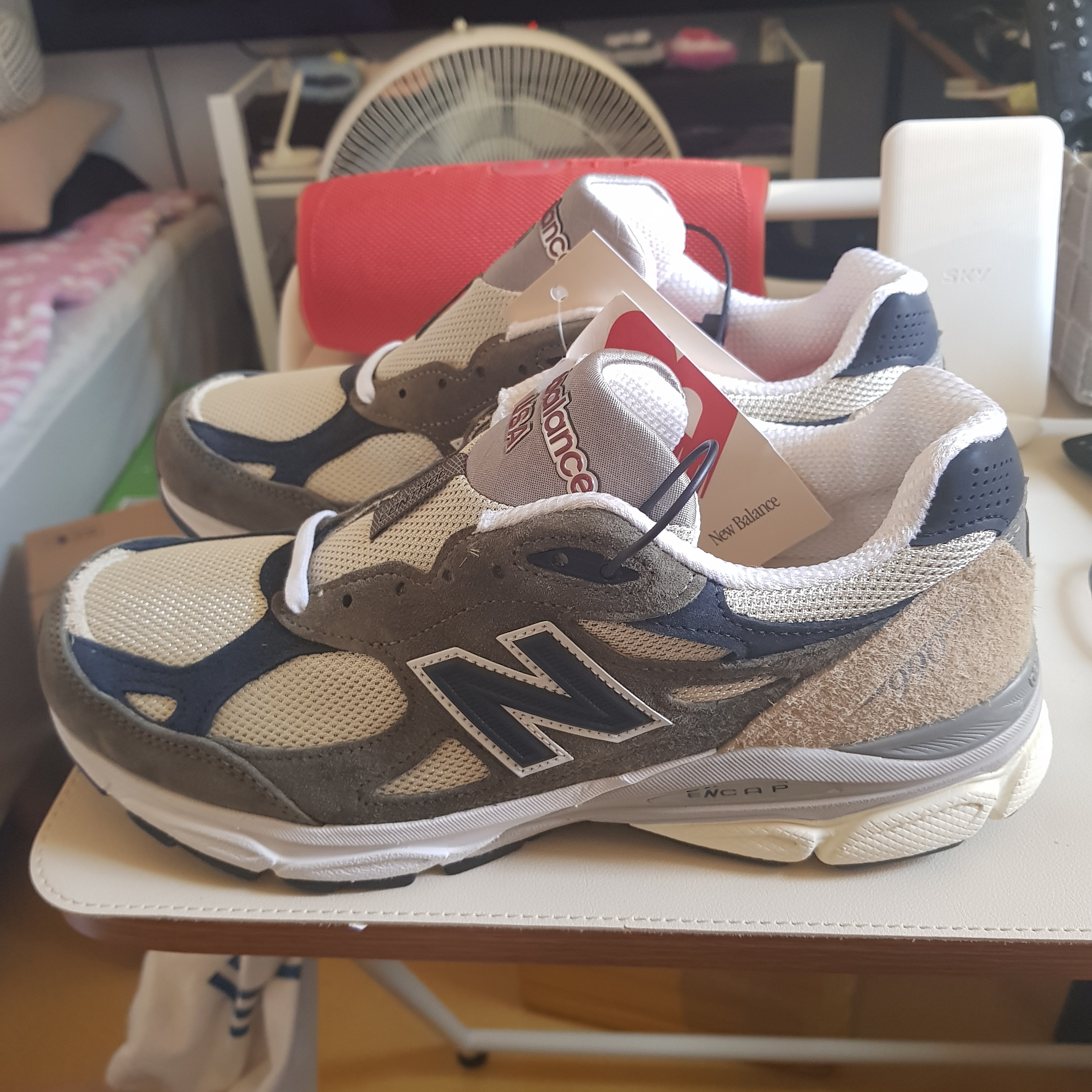 New Balance 990v3 Made in USA Olive 착용 스타일 - 2