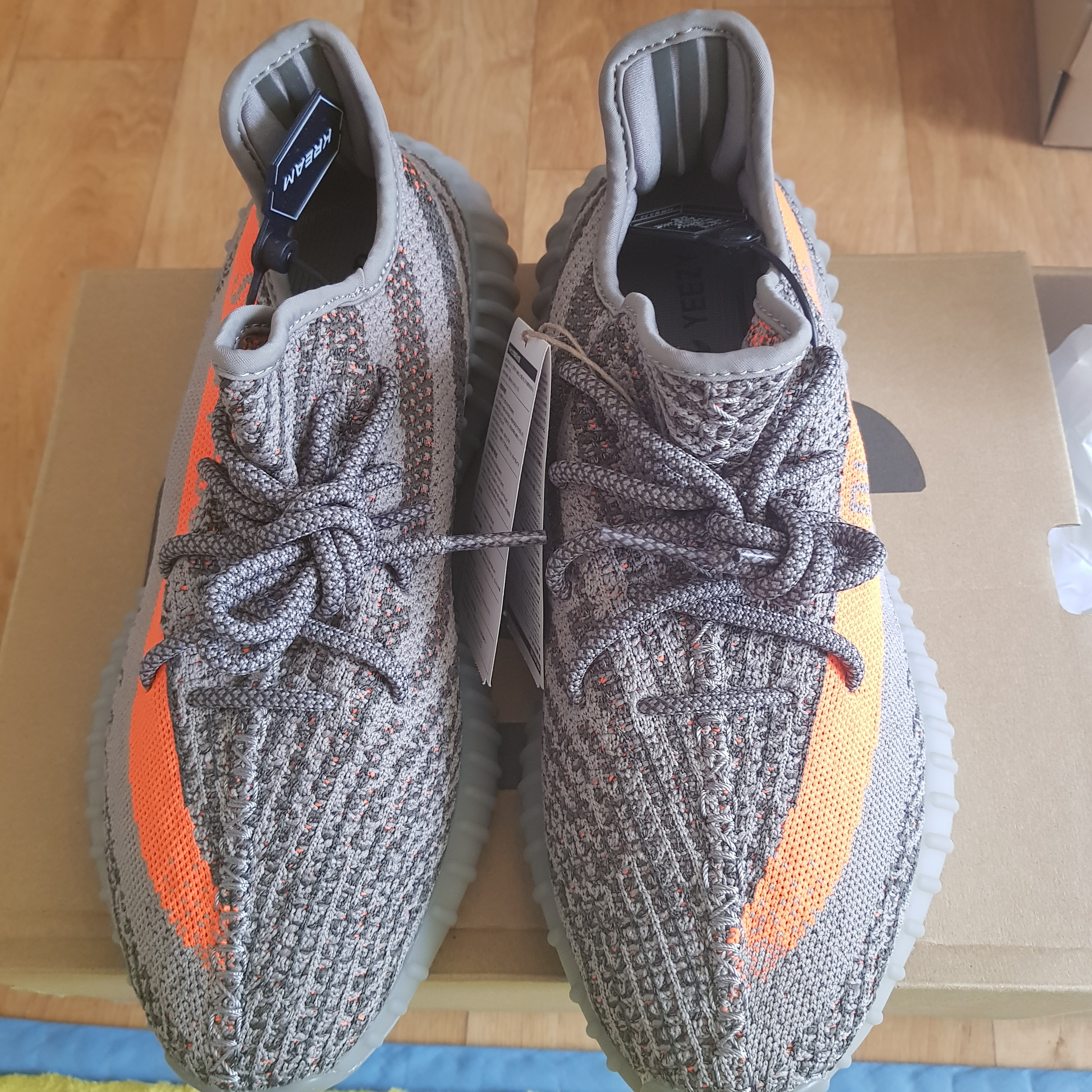 Adidas Yeezy Boost 350 V2 Beluga - Reflective 착용 스타일 - 1