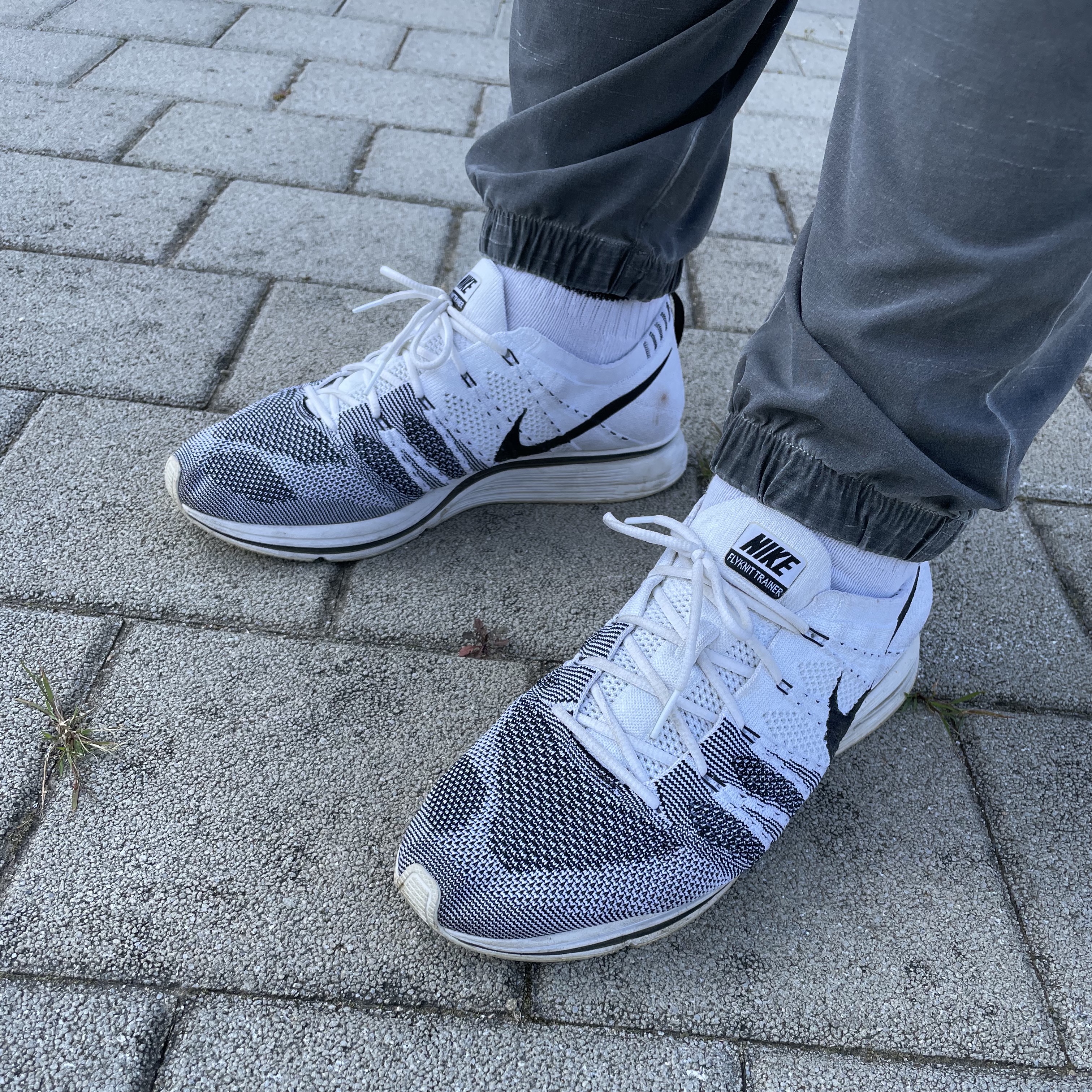 Nike Flyknit Trainer White Black 2017 착용 스타일