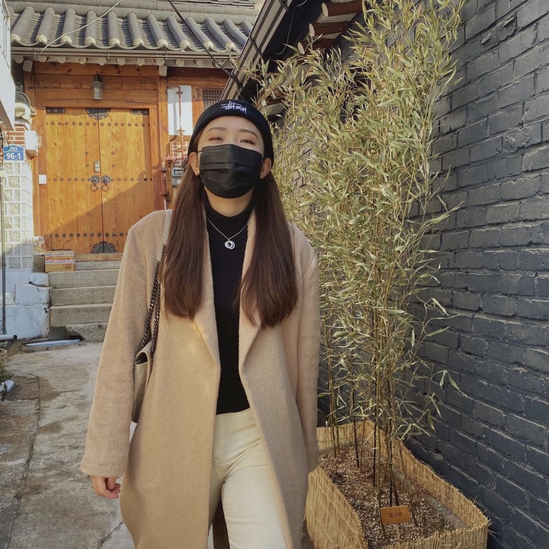 Stussy Basic Cuff Beanie Black 착용 스타일