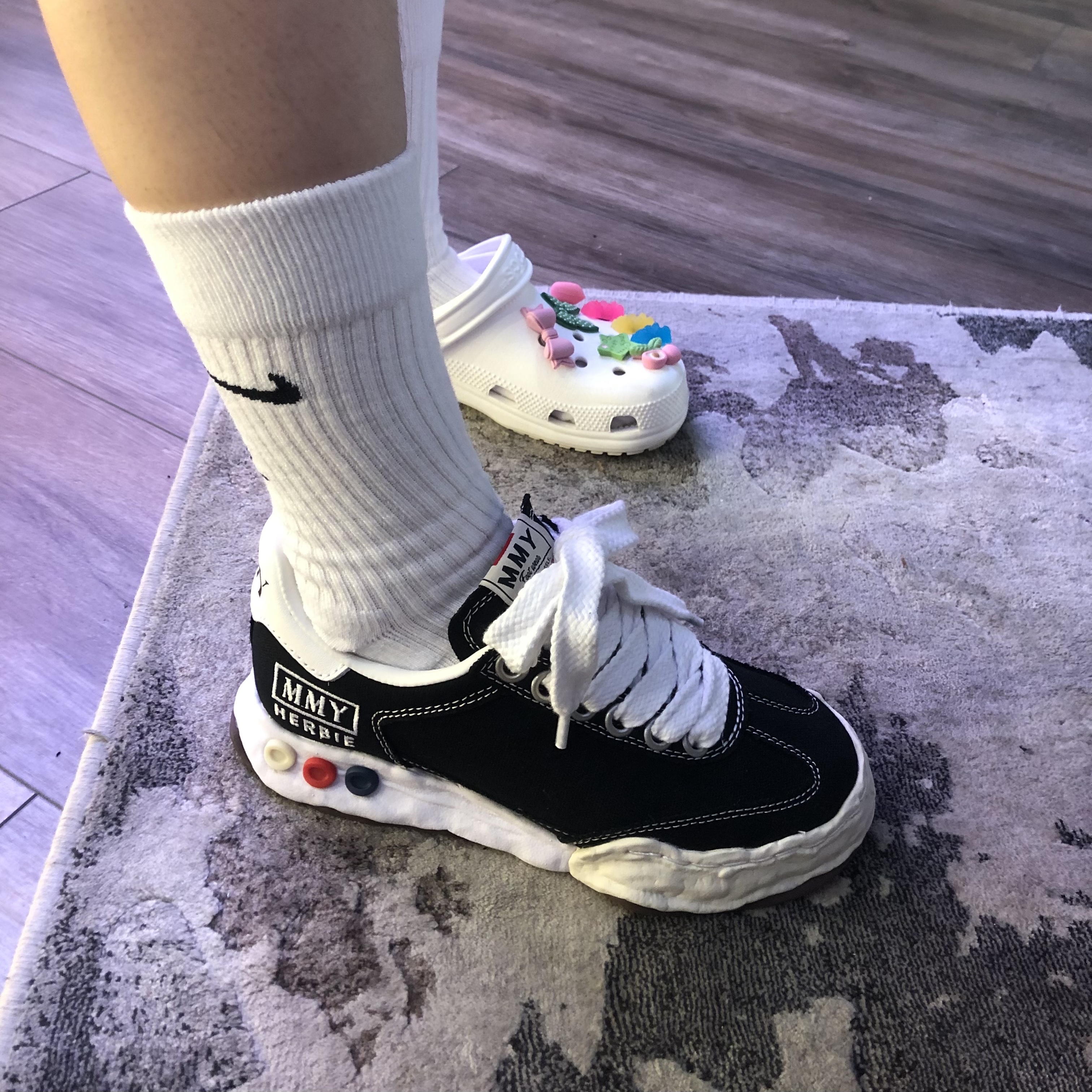 Maison Mihara Yasuhiro Herbie OG Sole Canvas Low-top Sneakers Black, Nike x Drake Nocta Socks White (3 Pack) 착용 스타일