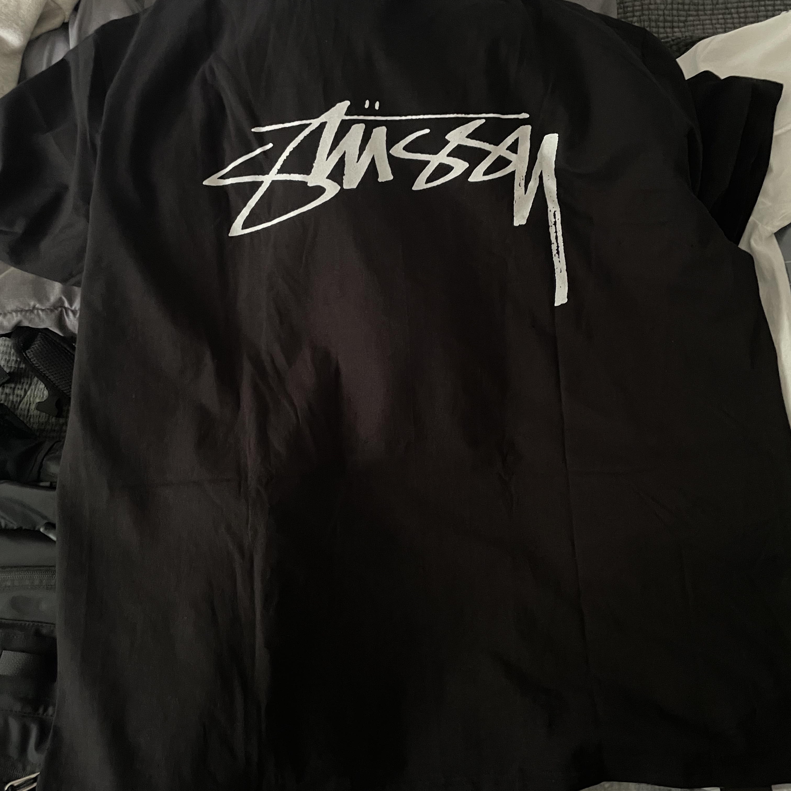 Stussy Surf Stock T-Shirt Black 착용 스타일