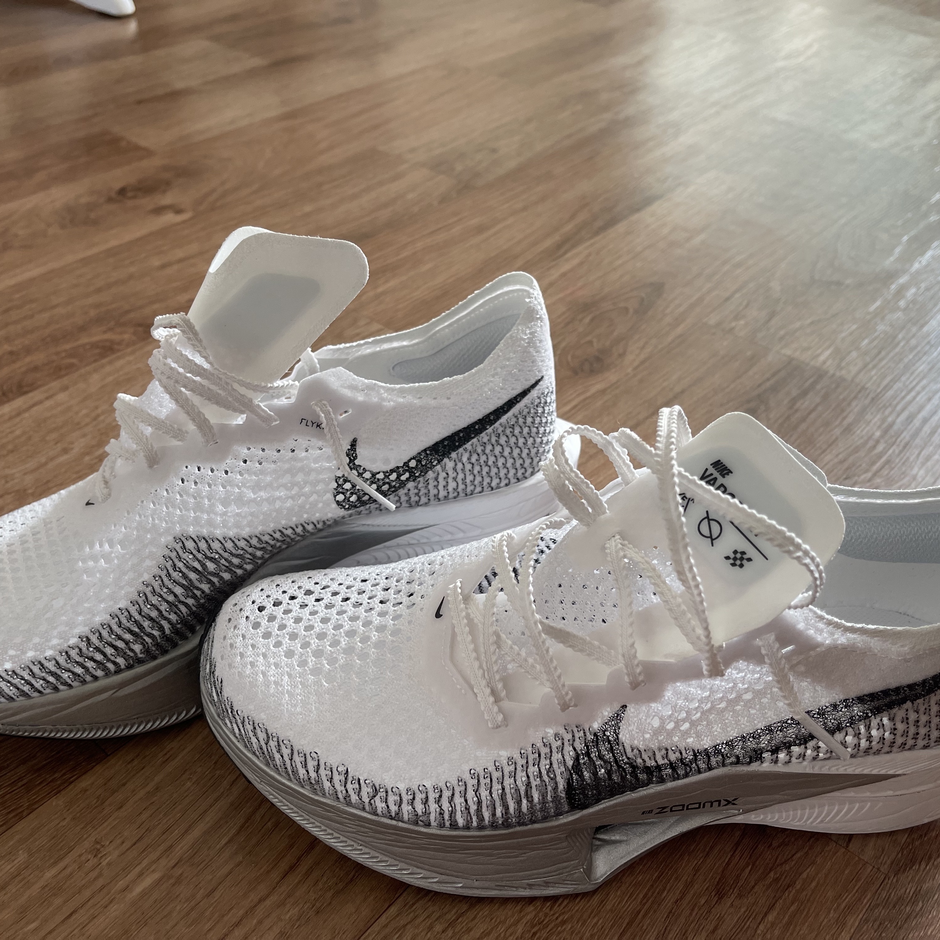 Nike ZoomX Vaporfly Next% 3 White Grey 착용 스타일