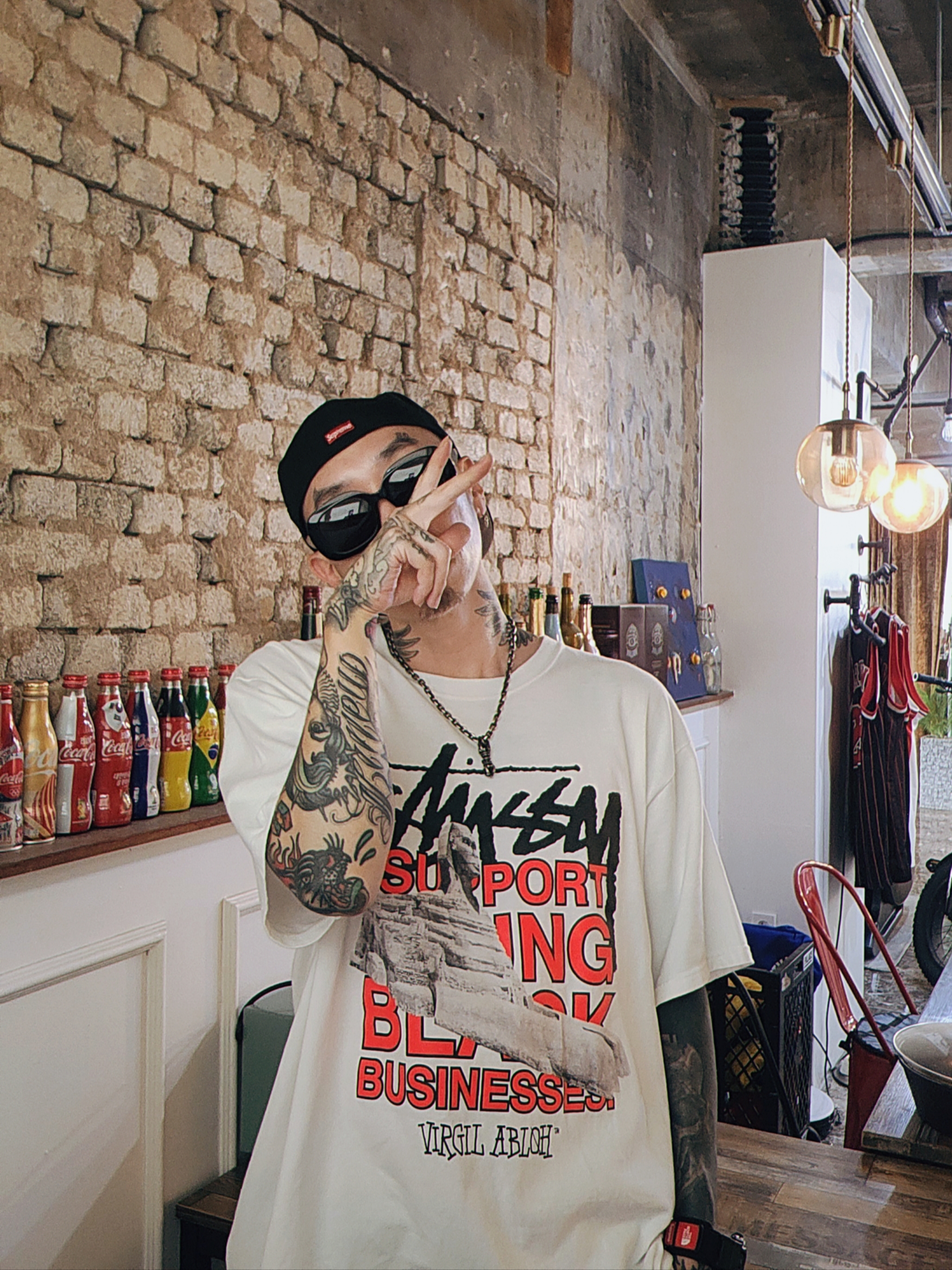 Stussy x Off-White 40 WT T-Shirt, Project G/R Factory Keychain Silver 착용 스타일 - 3