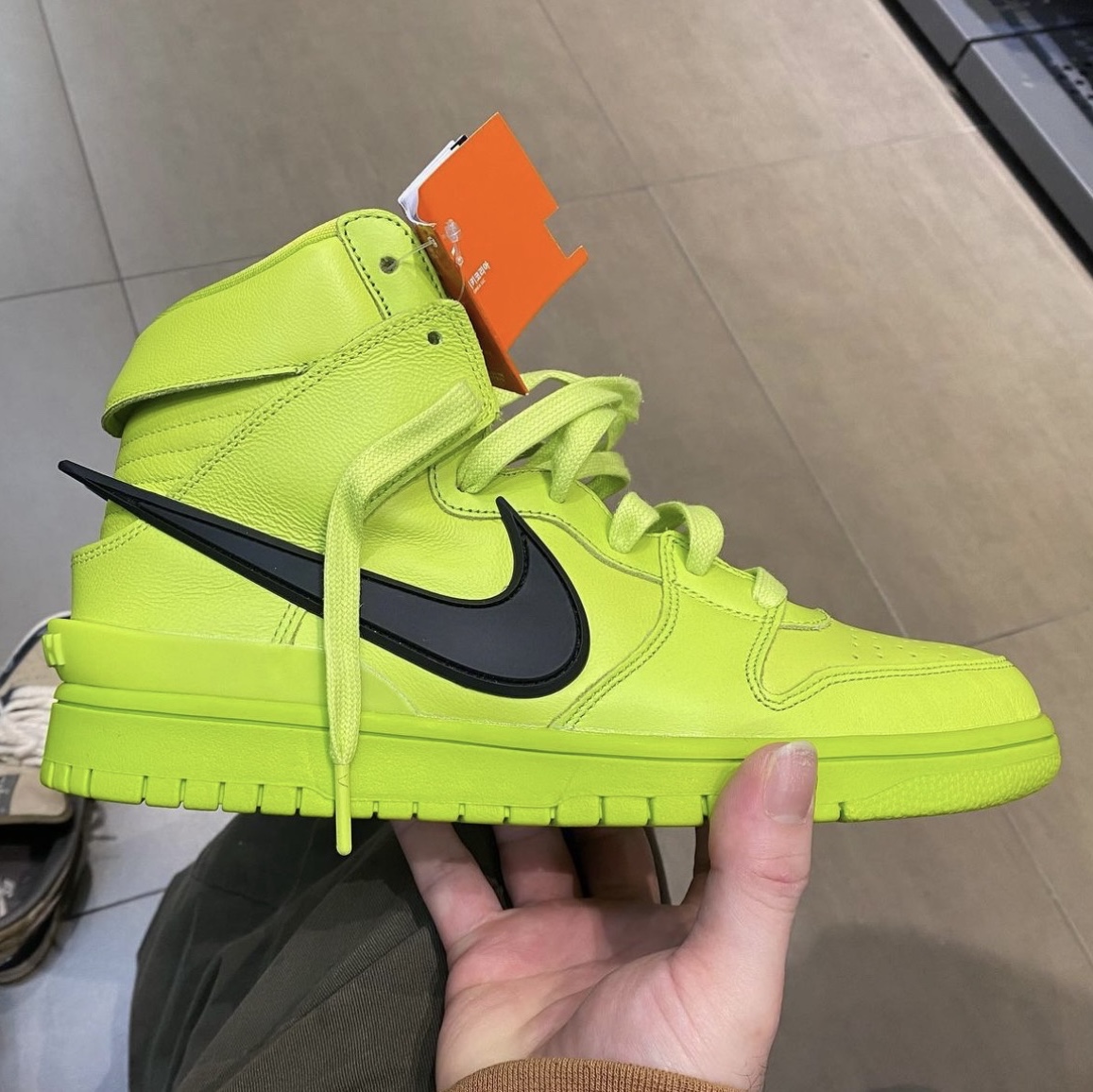 Nike x Ambush Dunk High Flash Lime, Nike x Travis Scott SB Dunk Low 착용 스타일