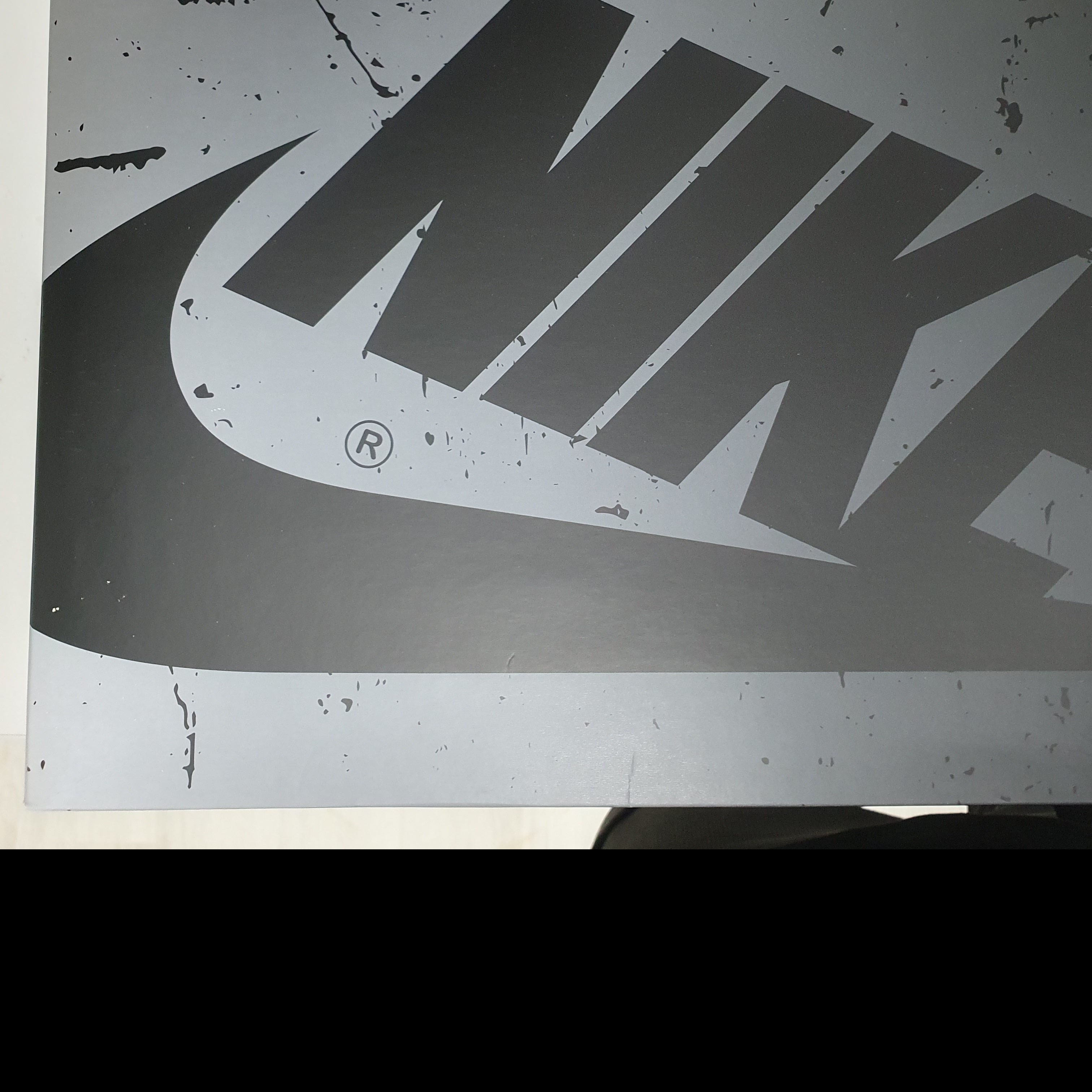 Jordan 1 Retro High OG Black and Smoke Grey 착용 스타일 - 2