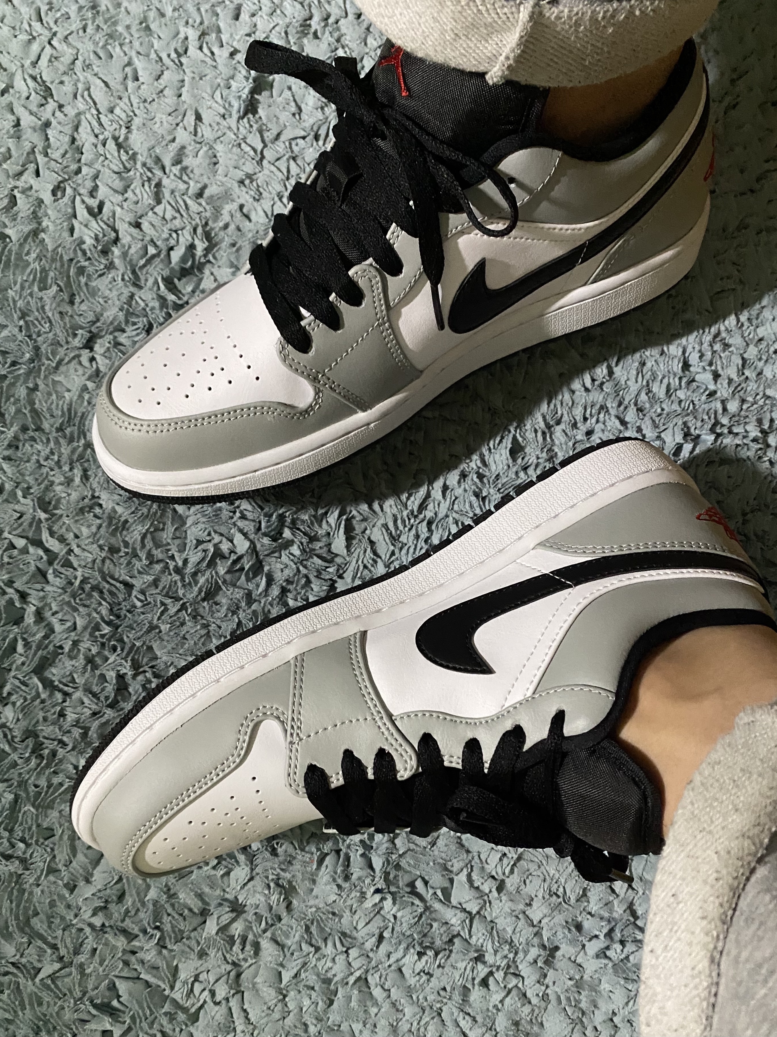 Jordan 1 Low Light Smoke Grey 착용 스타일 - 2