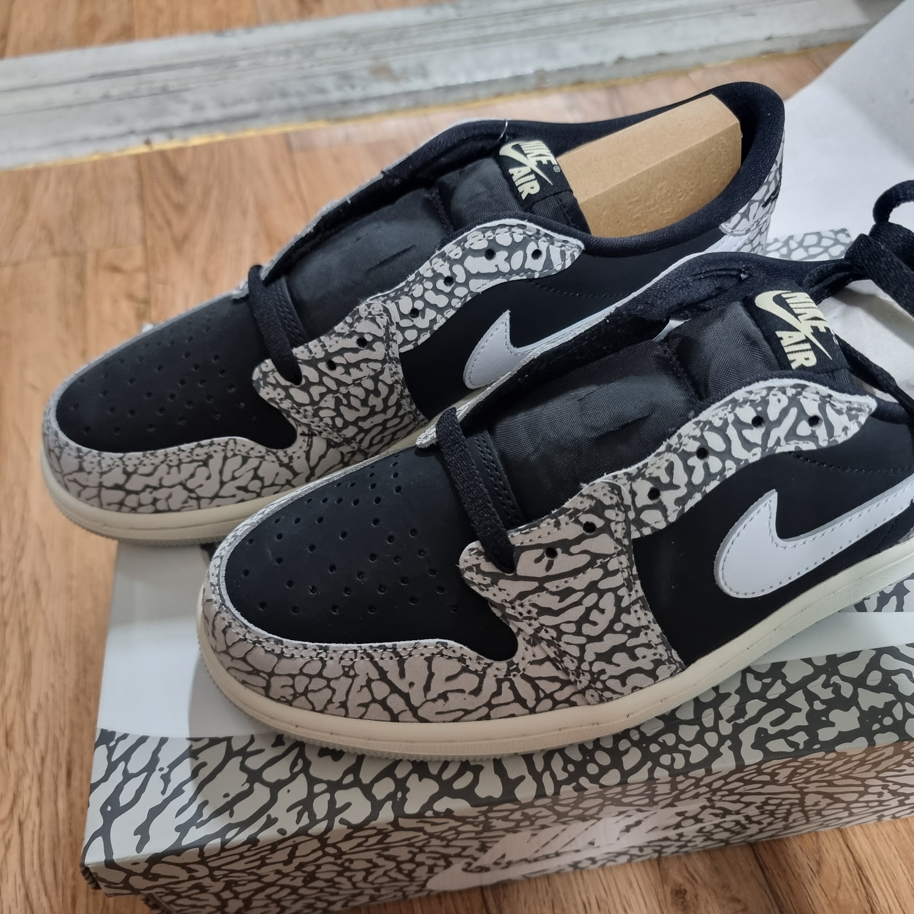 Jordan 1 Retro Low OG Black Cement 착용 스타일 - 4