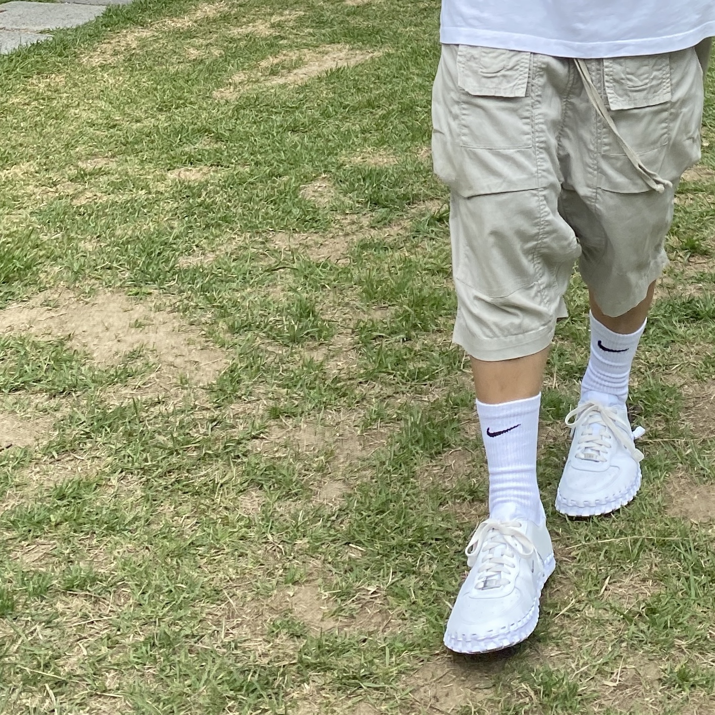Nike x Stussy NRG Crew Socks White Black, Nike x Jacquemus J Force 1 Low LX SP White 착용 스타일
