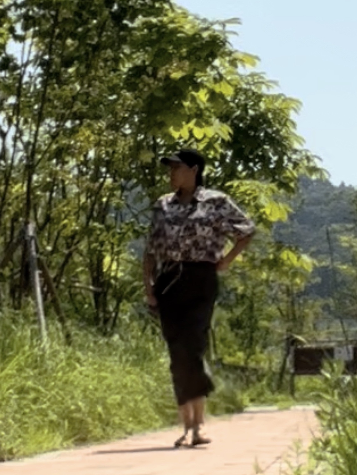 Supreme Magazine S/S Shirt Grey - 23SS 착용 스타일 - 1