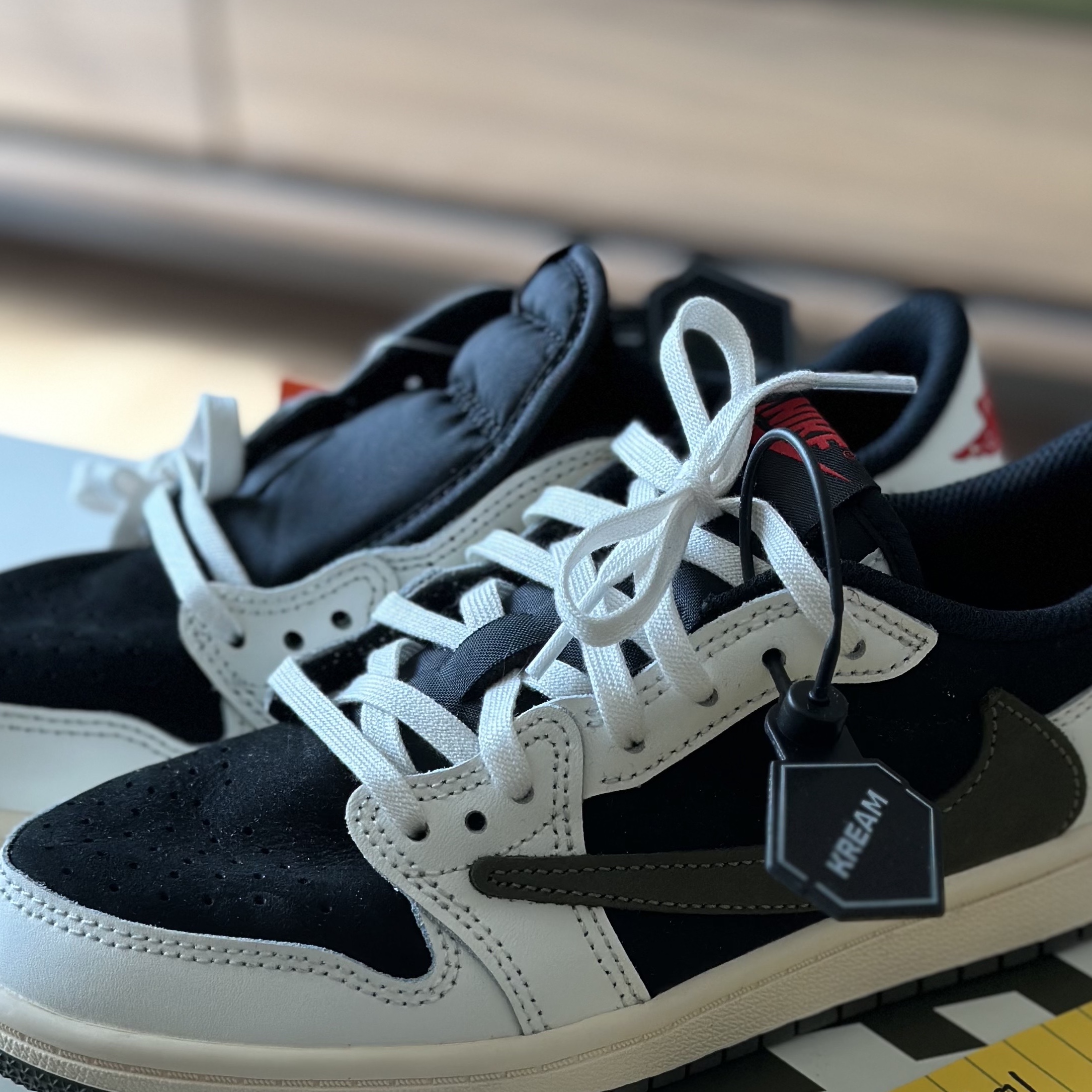 (W) Jordan 1 x Travis Scott Retro Low OG SP Medium Olive 착용 스타일
