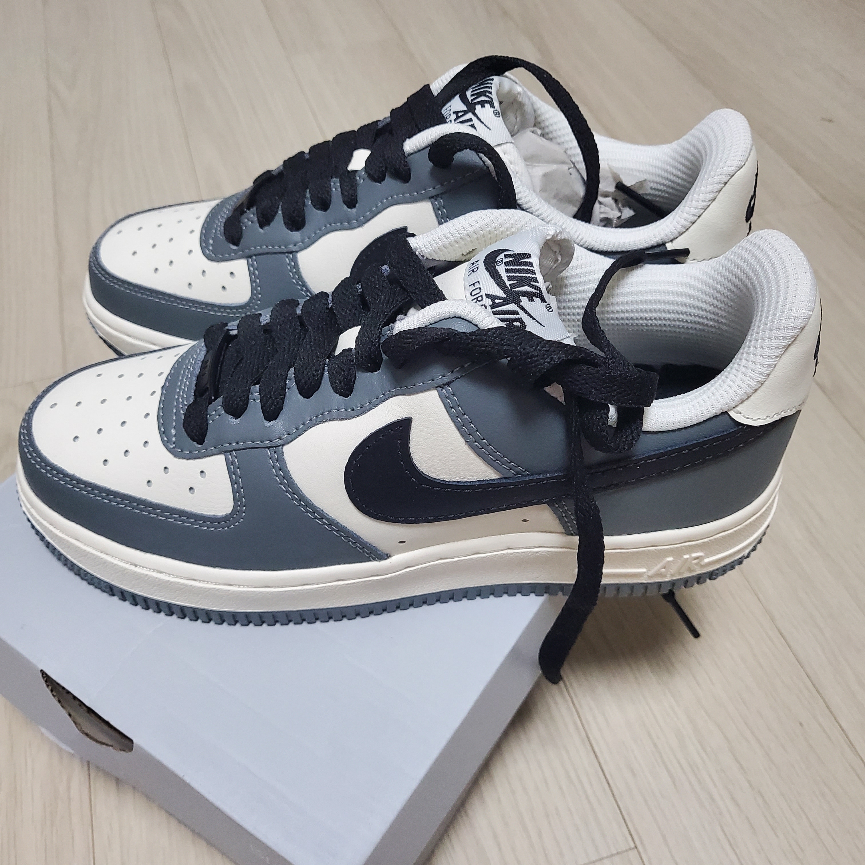 Nike Air Force 1 Low Grey Sail 착용 스타일
