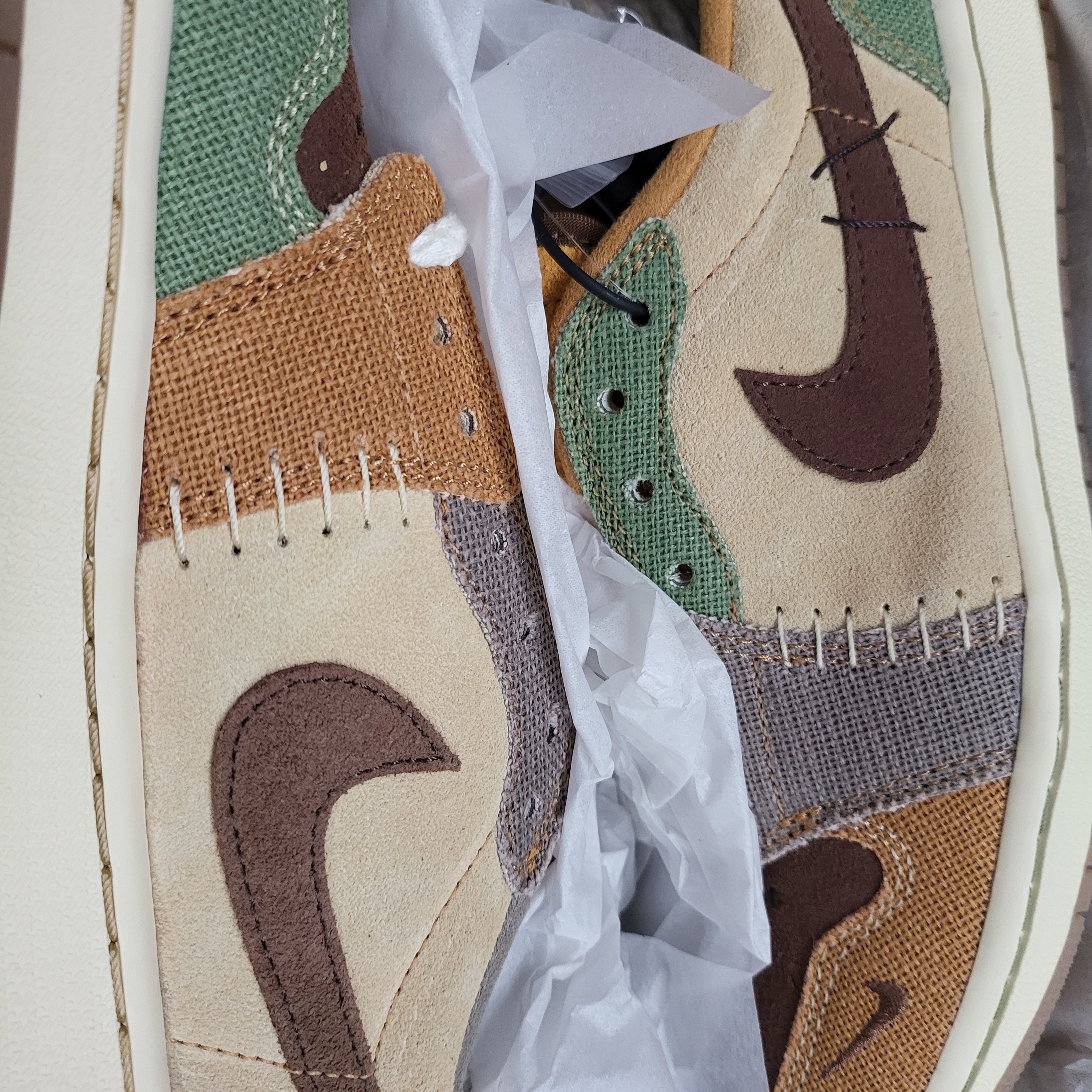 Supreme Canvas Backpack White, Jordan 1 x Zion Williamson Retro Low OG Flax and Oil Green 착용 스타일 - 2