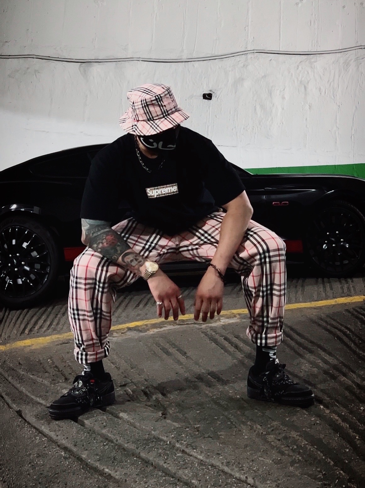 Supreme x Burberry Crusher Pink - 22SS, Supreme x Burberry Regular Jean Pink - 22SS 착용 스타일 - 3