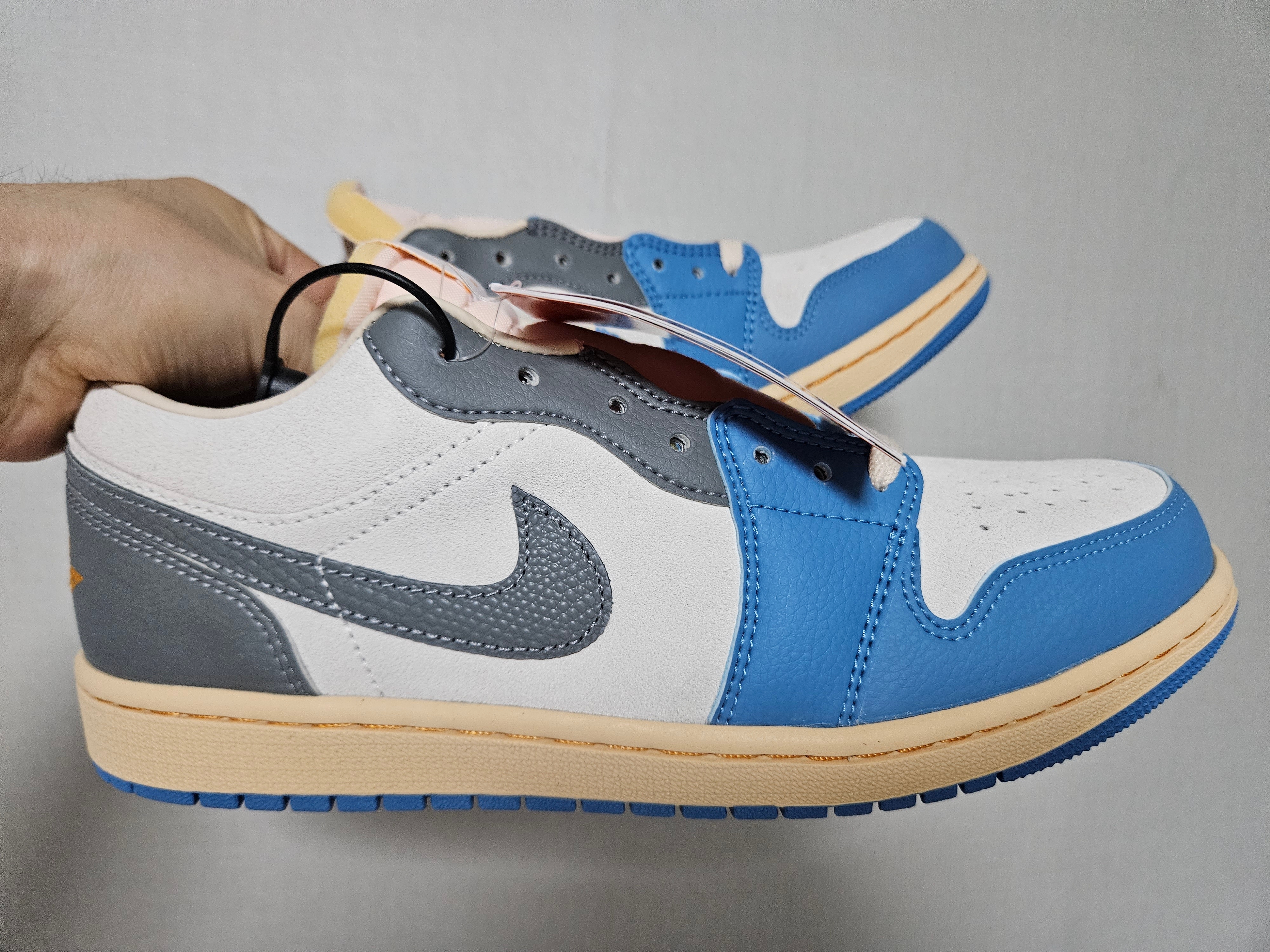 Jordan 1 Low SE Tokyo 96 착용 스타일 - 3