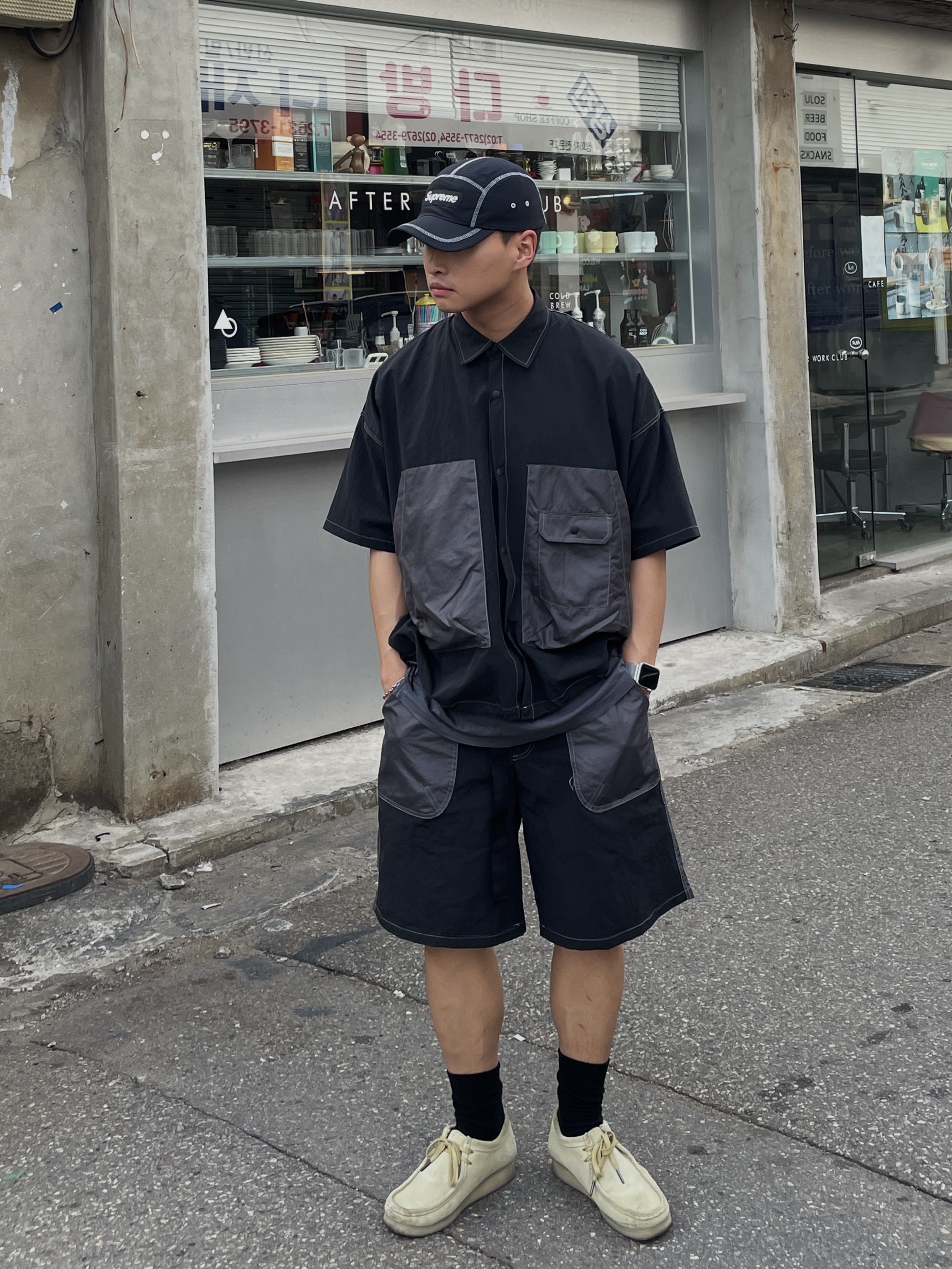 Clarks Wallabee Maple Suede, Supreme Reflective Stitch Camp Cap Black - 23SS 착용 스타일
