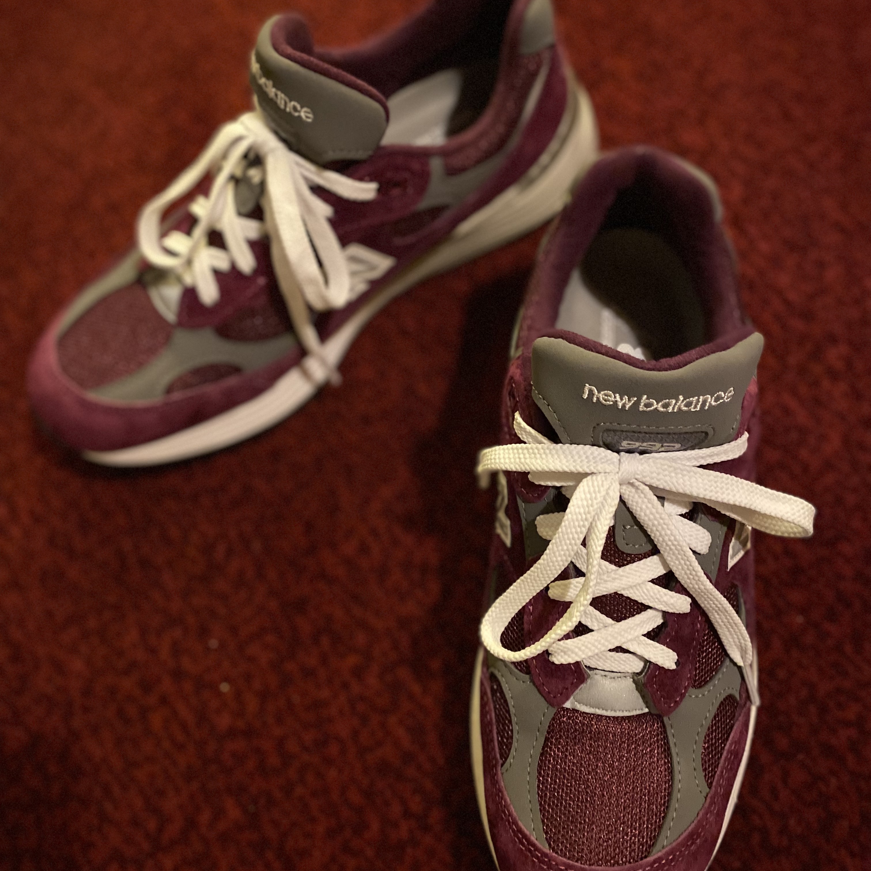 New Balance 992 Made in USA Maroon 착용 스타일 - 2