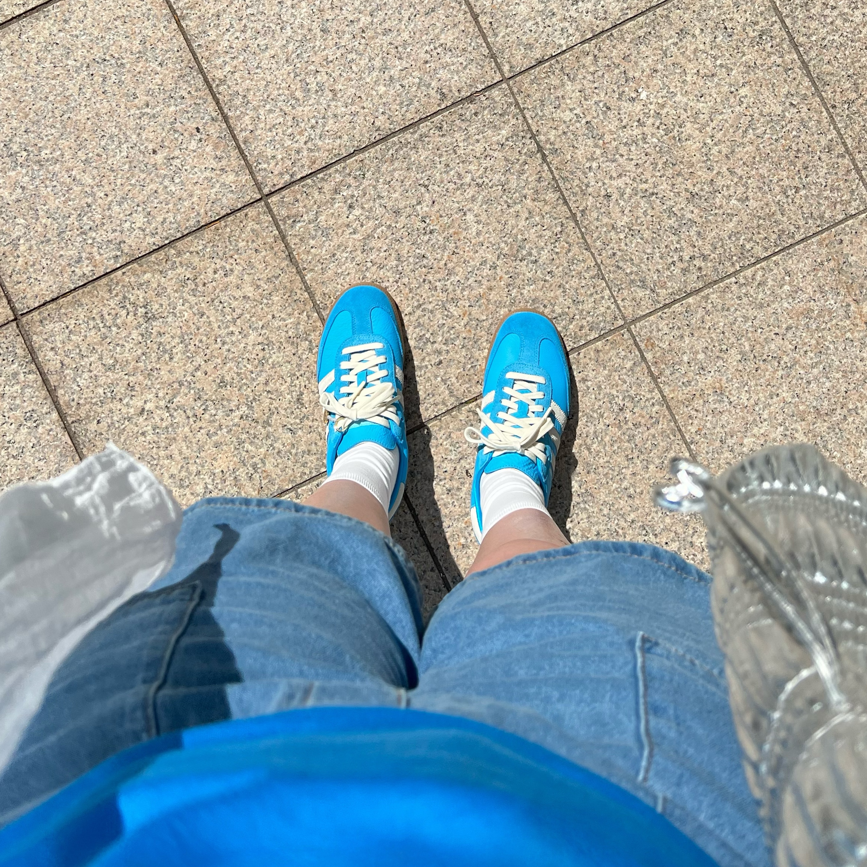 Adidas x Sporty & Rich Samba Blue Rush Cream White 착용 스타일