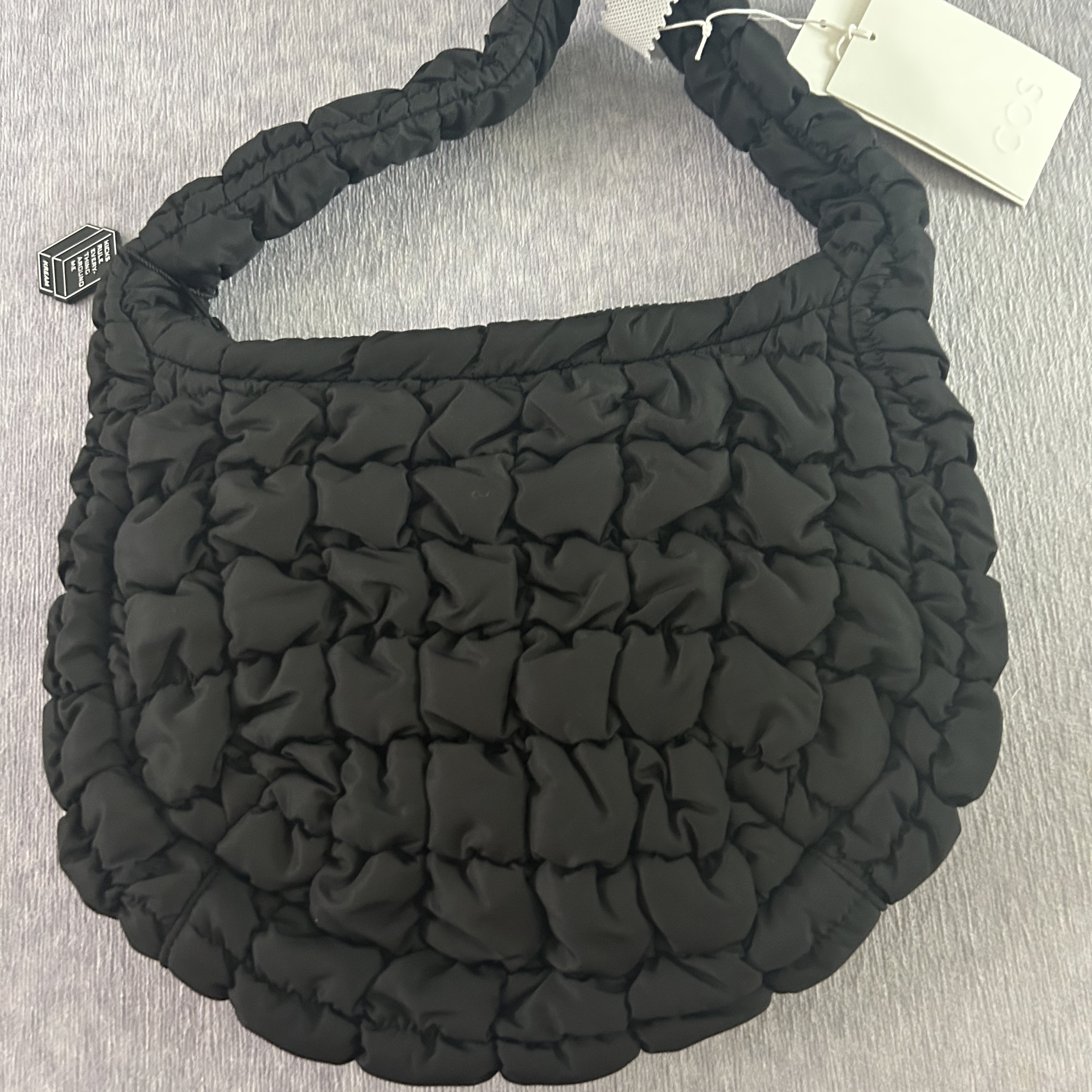 COS Quilted Mini Bag Black 착용 스타일