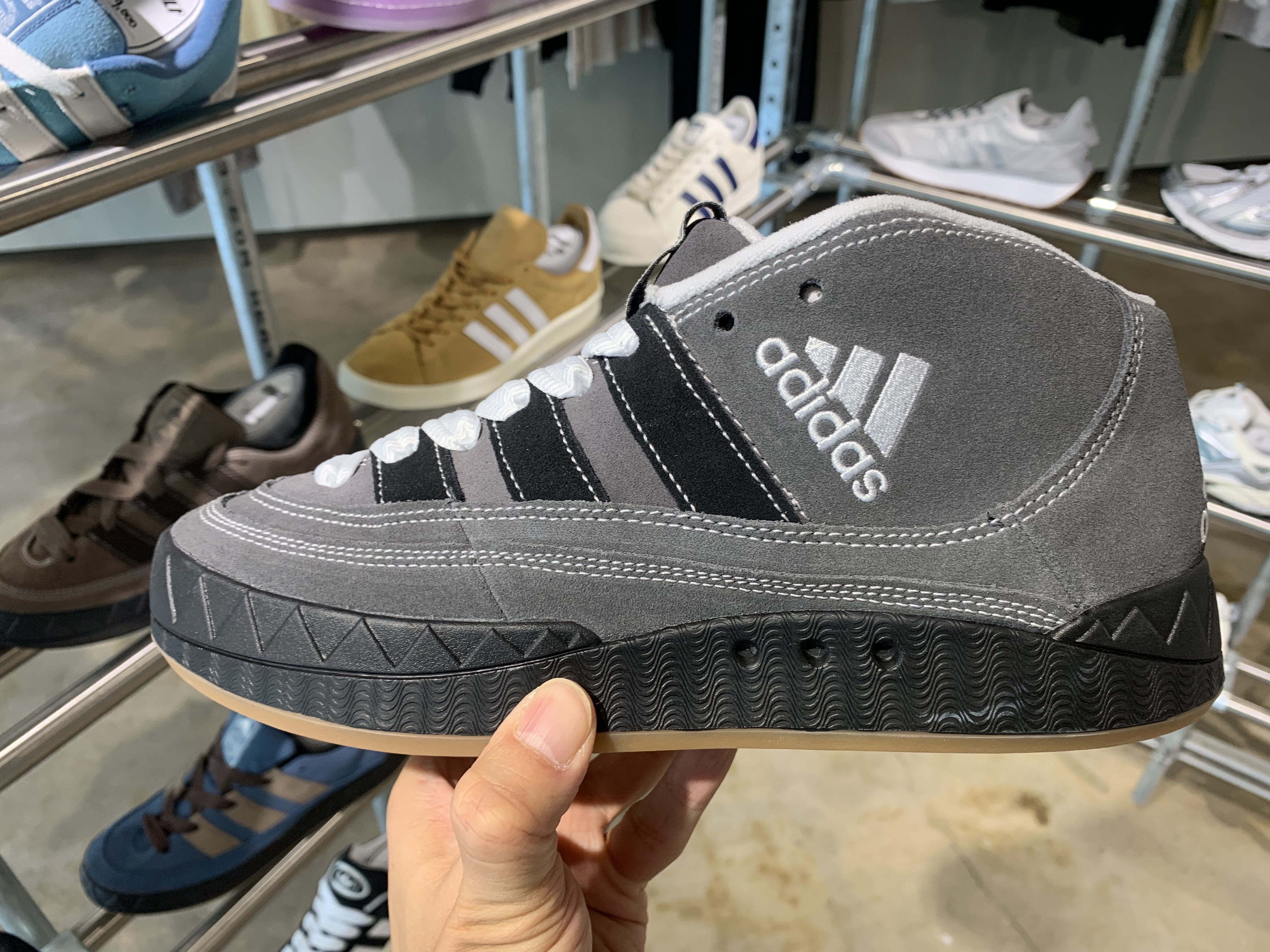Adidas x YNuK Adimatic Mid Grey Core Black 착용 스타일 - 1