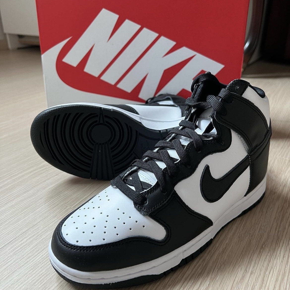 Nike Dunk High Retro Championship White 착용 스타일