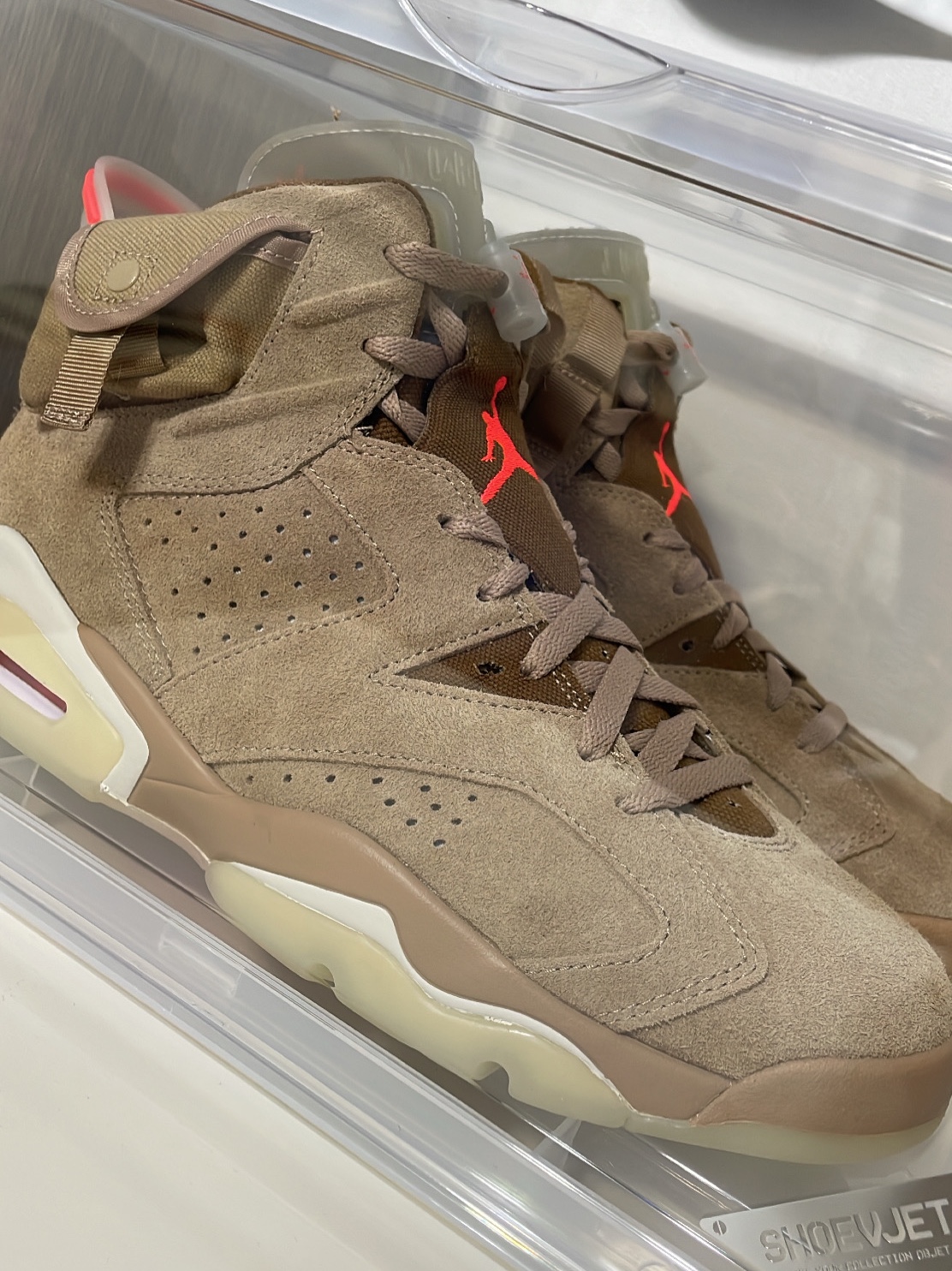 Jordan 6 x Travis Scott Retro SP British Khaki 착용 스타일 - 2