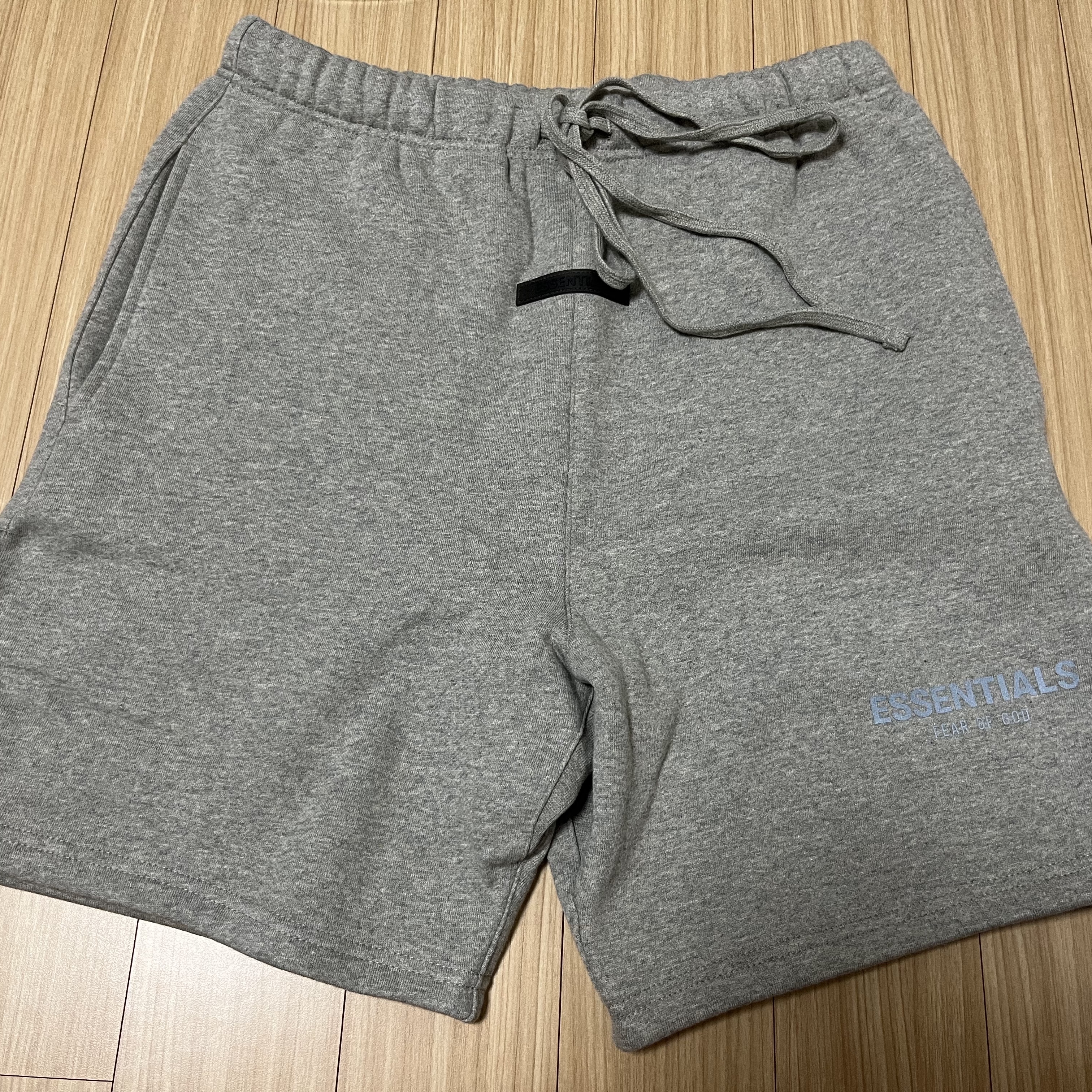 Essentials The Core Collection Sweatshorts Heather Oatmeal 착용 스타일