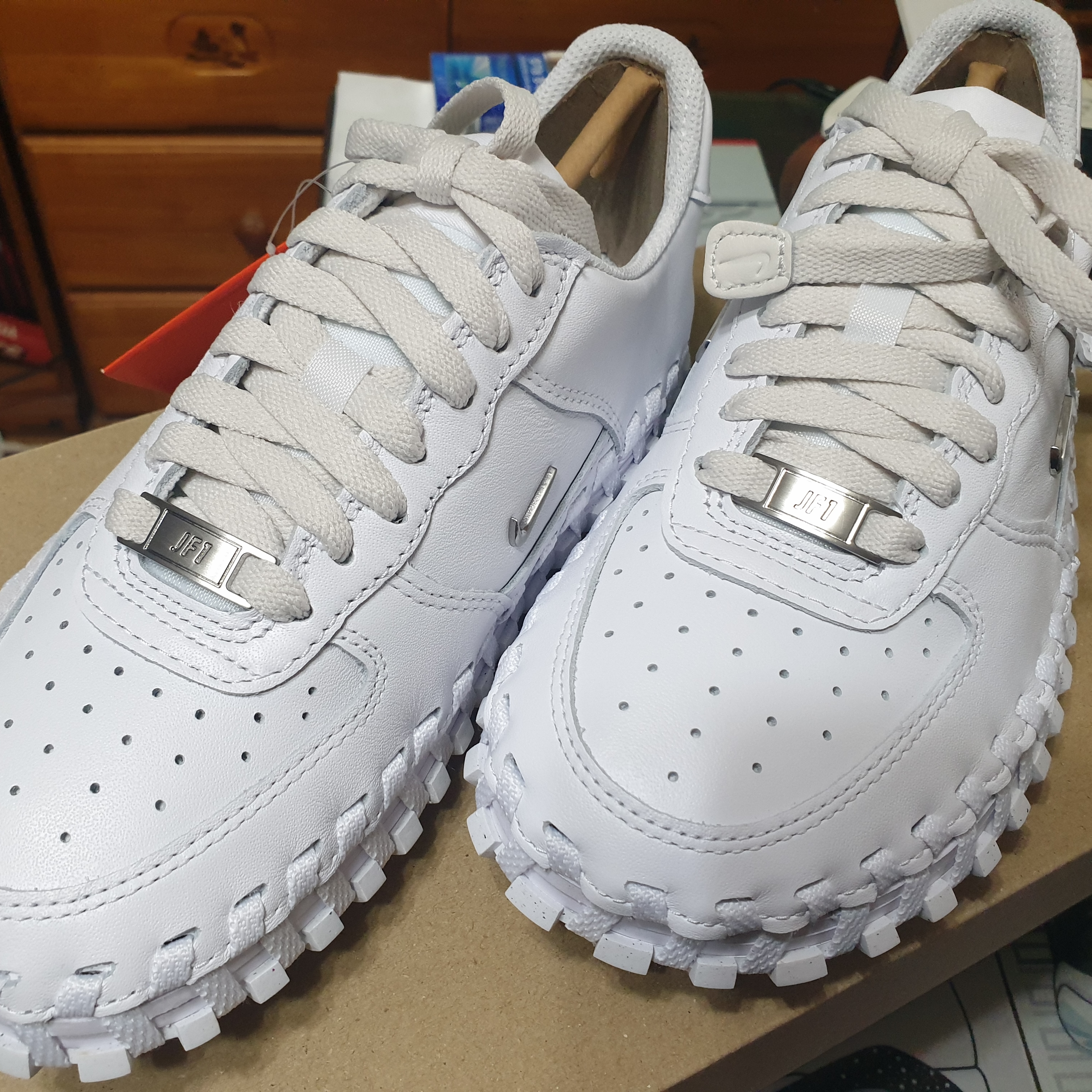 Nike x Jacquemus J Force 1 Low LX SP White 착용 스타일 - 2