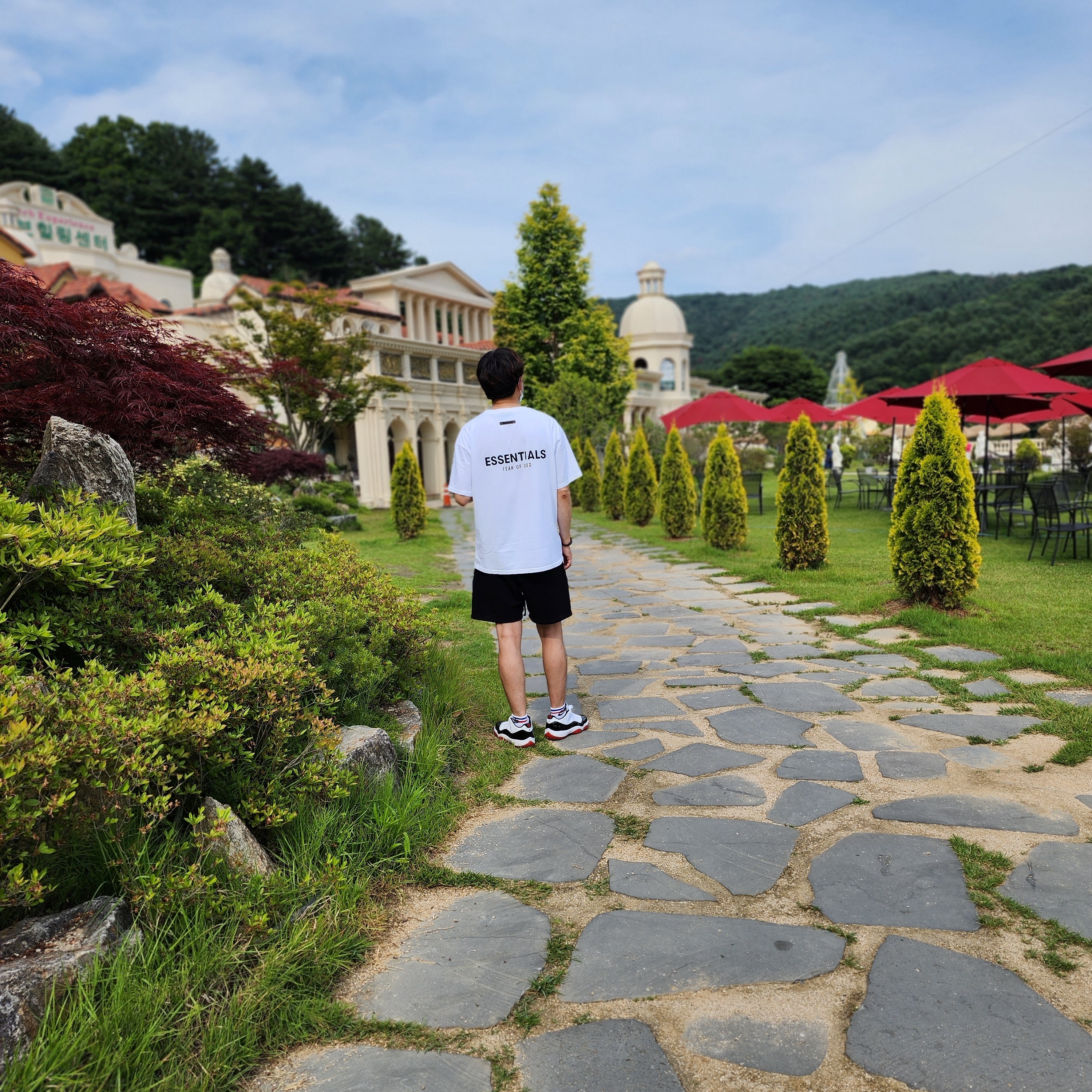 Jordan 11 Retro Low Concord Bred, Essentials The Core Collection Sweatshorts Stretch Limo 착용 스타일 - 2