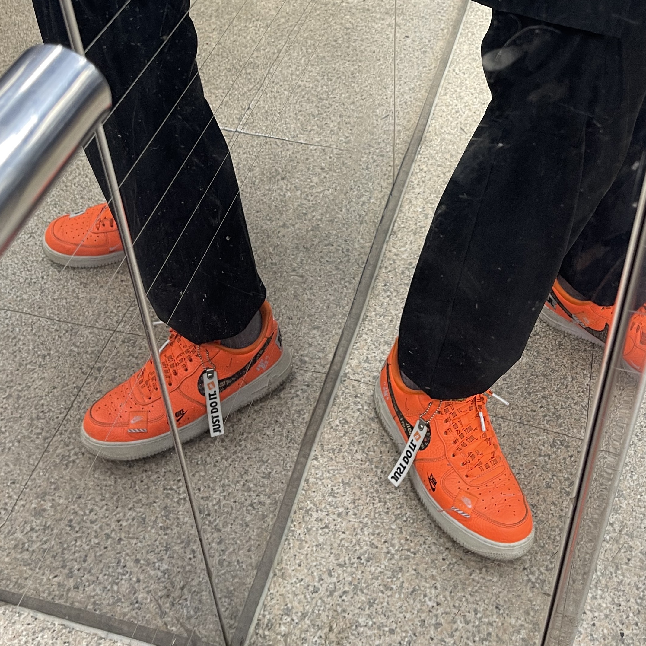 Nike Air Force 1 Low Just Do It Pack Total Orange 착용 스타일