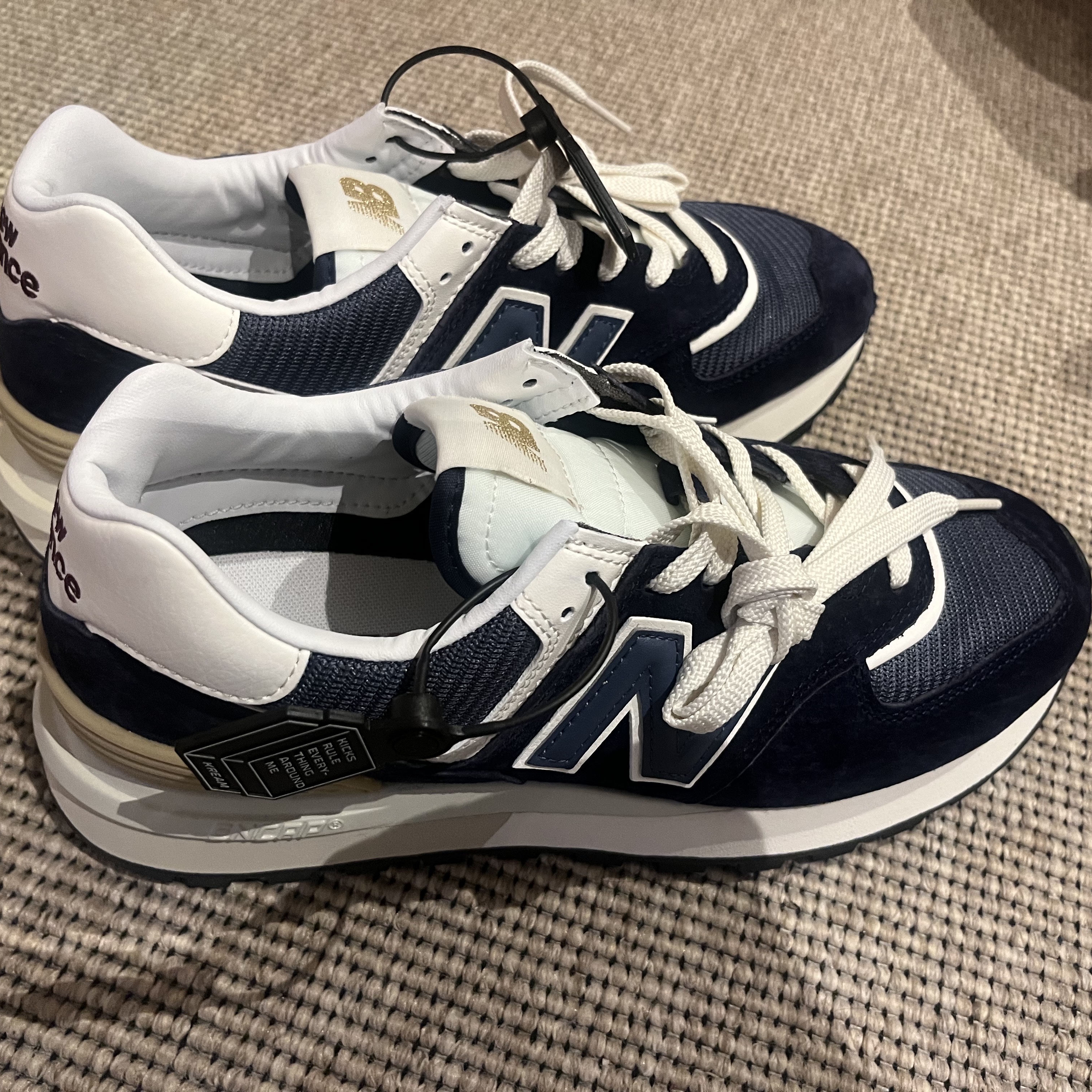 New Balance 574 Legacy Navy 착용 스타일